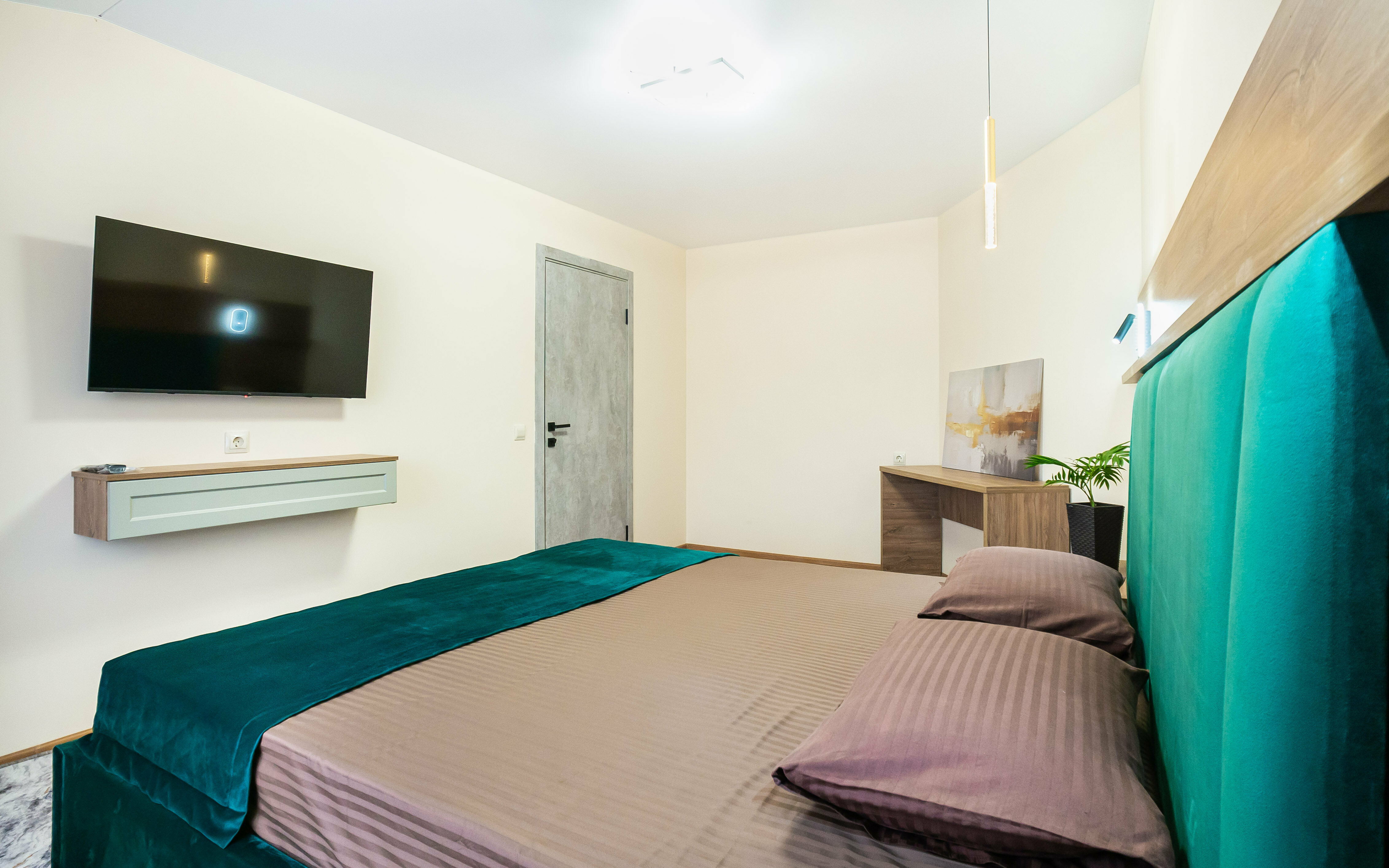 DE LUXE (террасой и видом на бассейн)