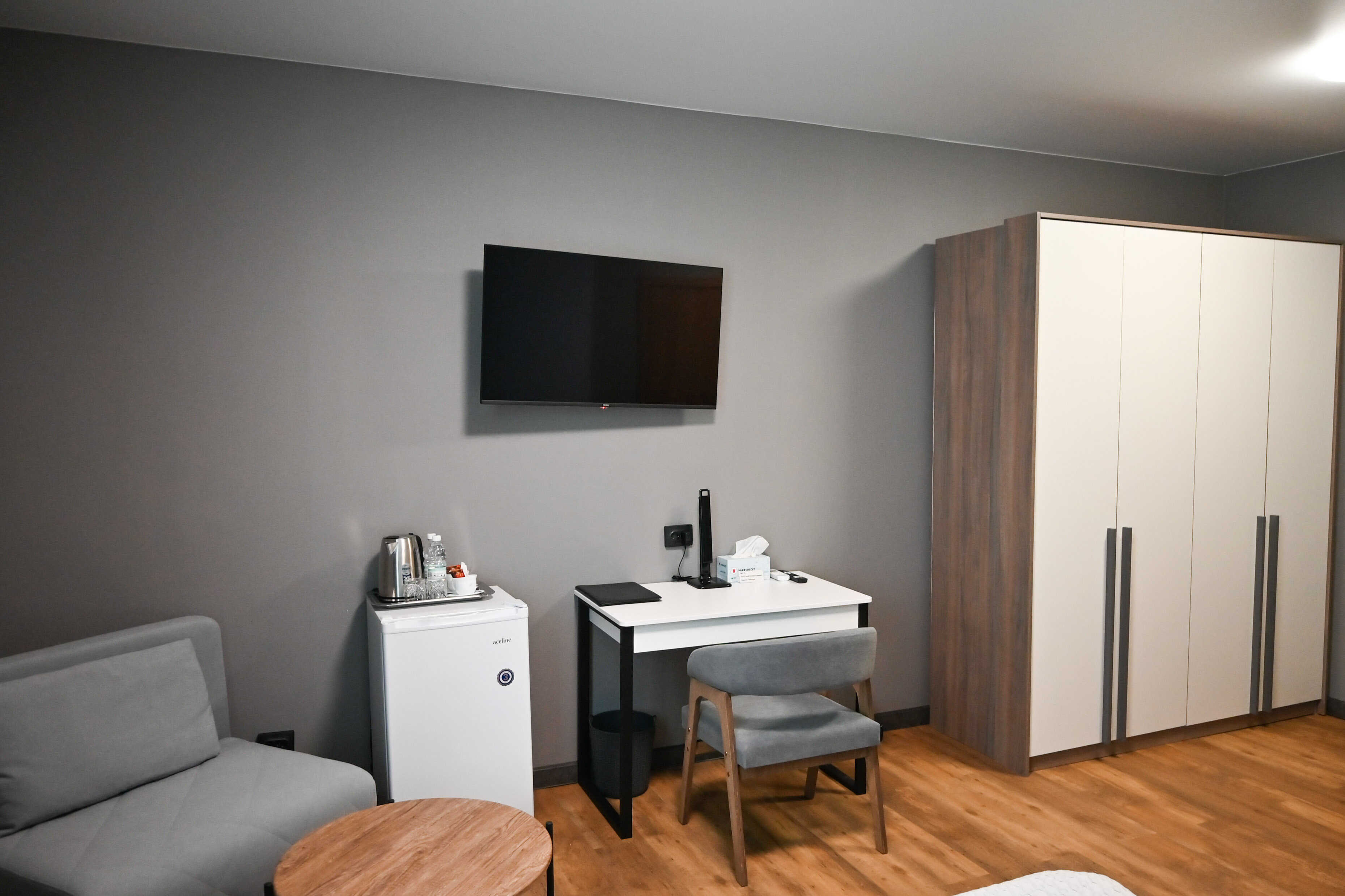 Номер Стандарт с двуспальной кроватью и кресло кроватью