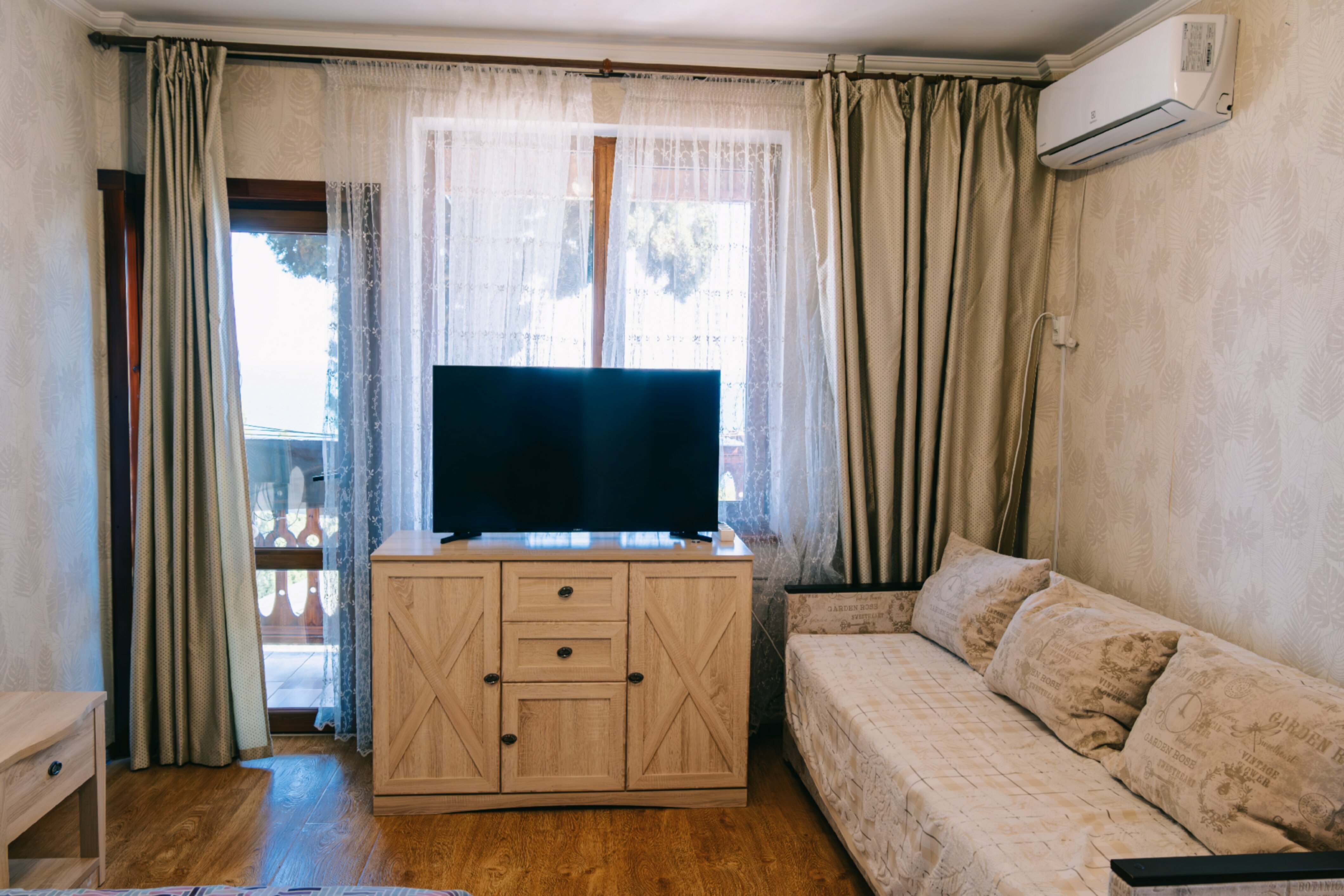 Семейный номер с видом на море