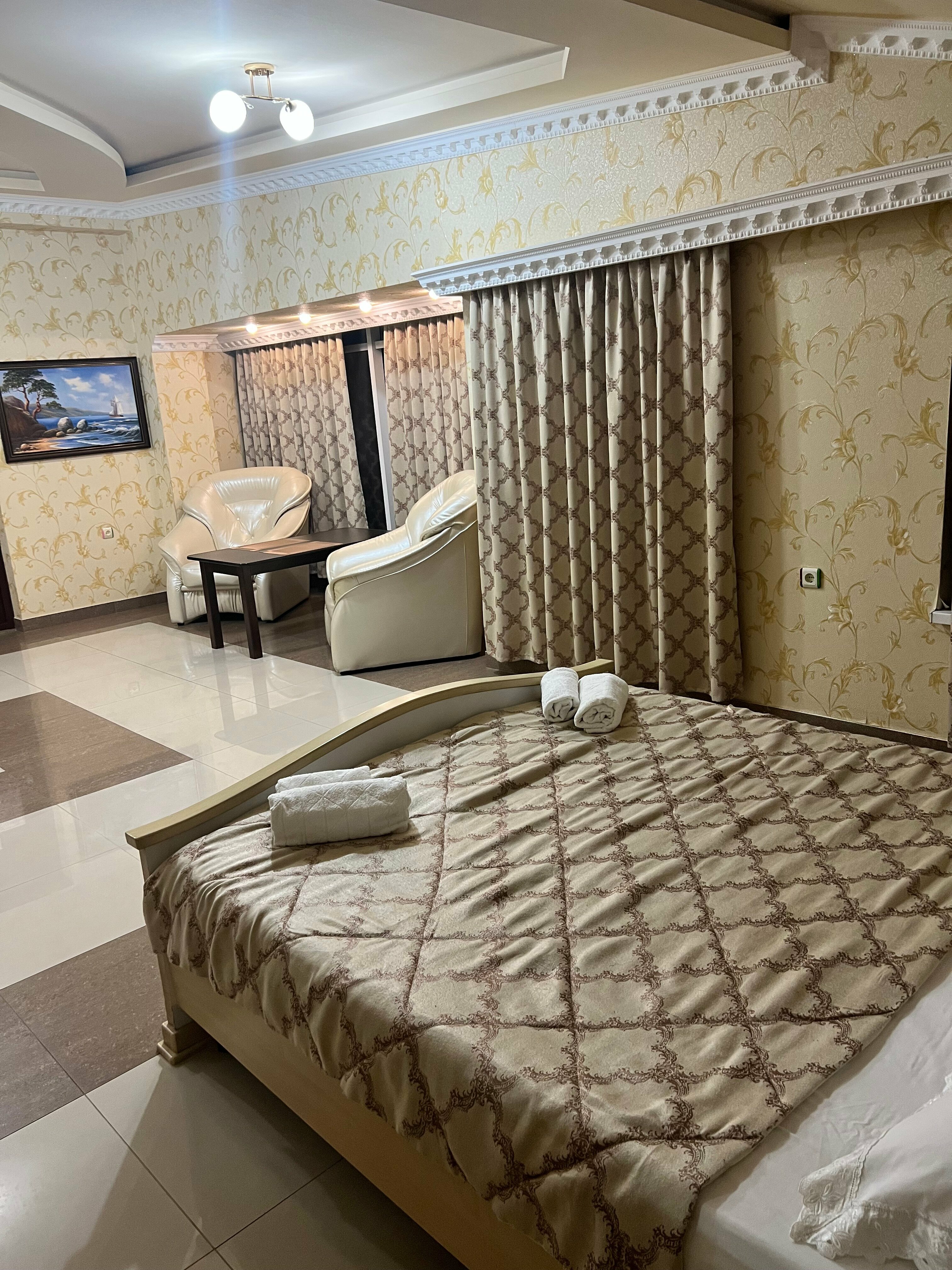 Улучшенный номер с кроватью размера «queen-size»