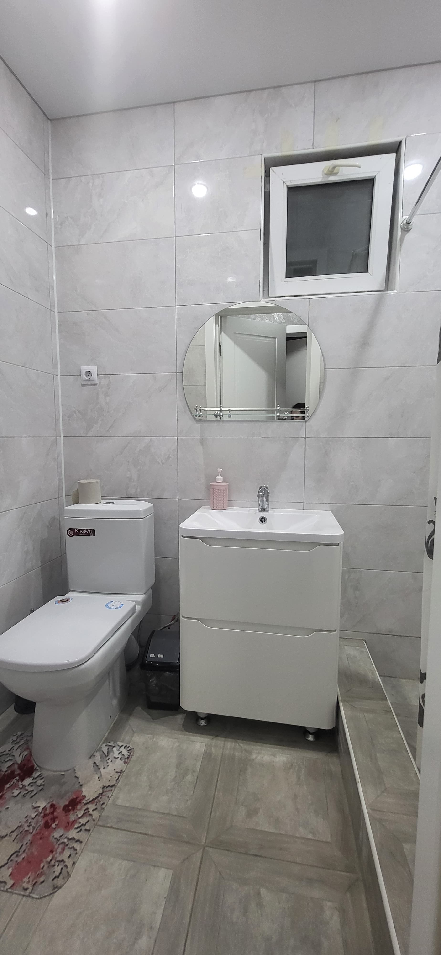 Семейный номер с боковым видом на море