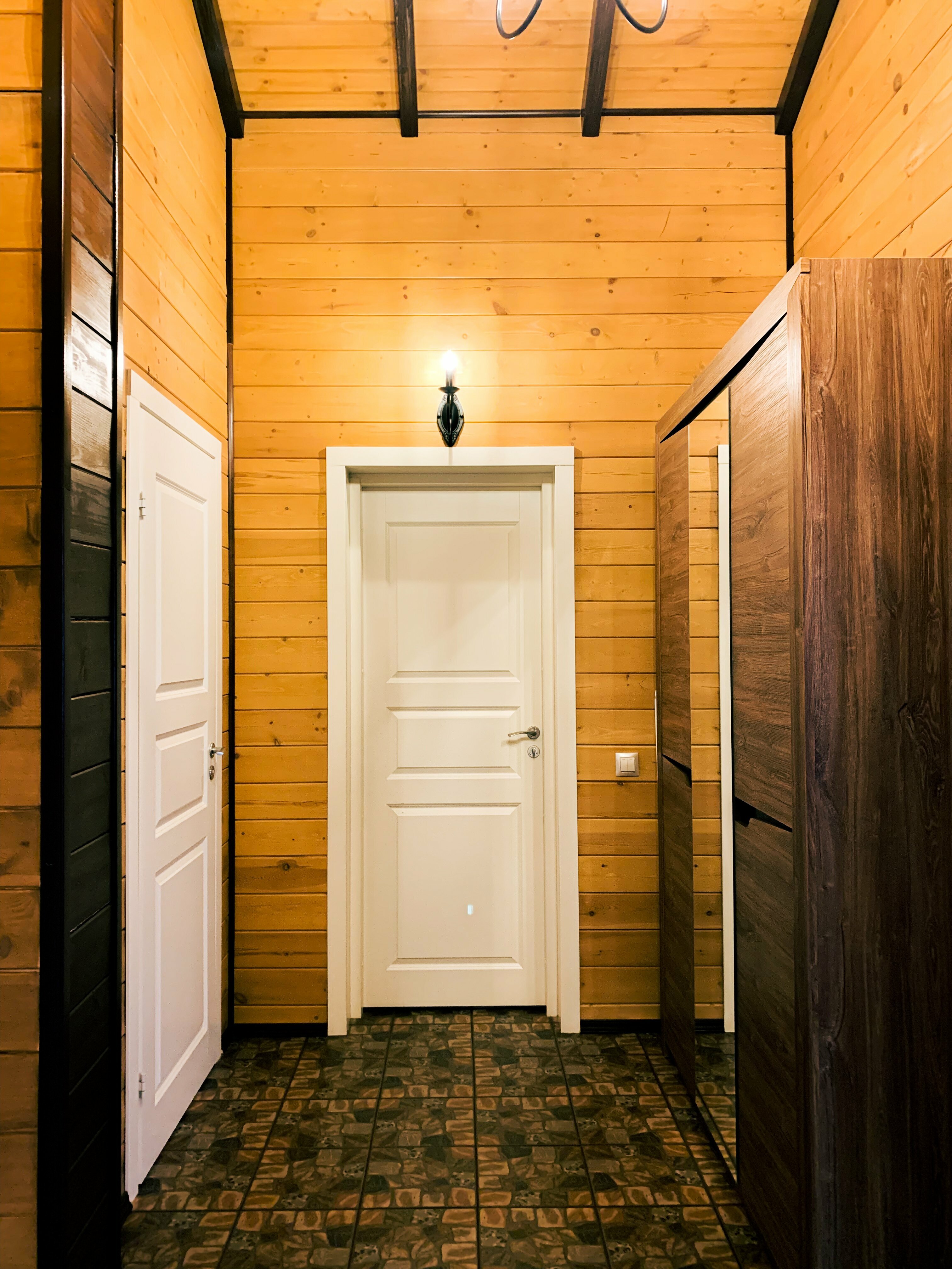 Семейный номер с видом на озеро