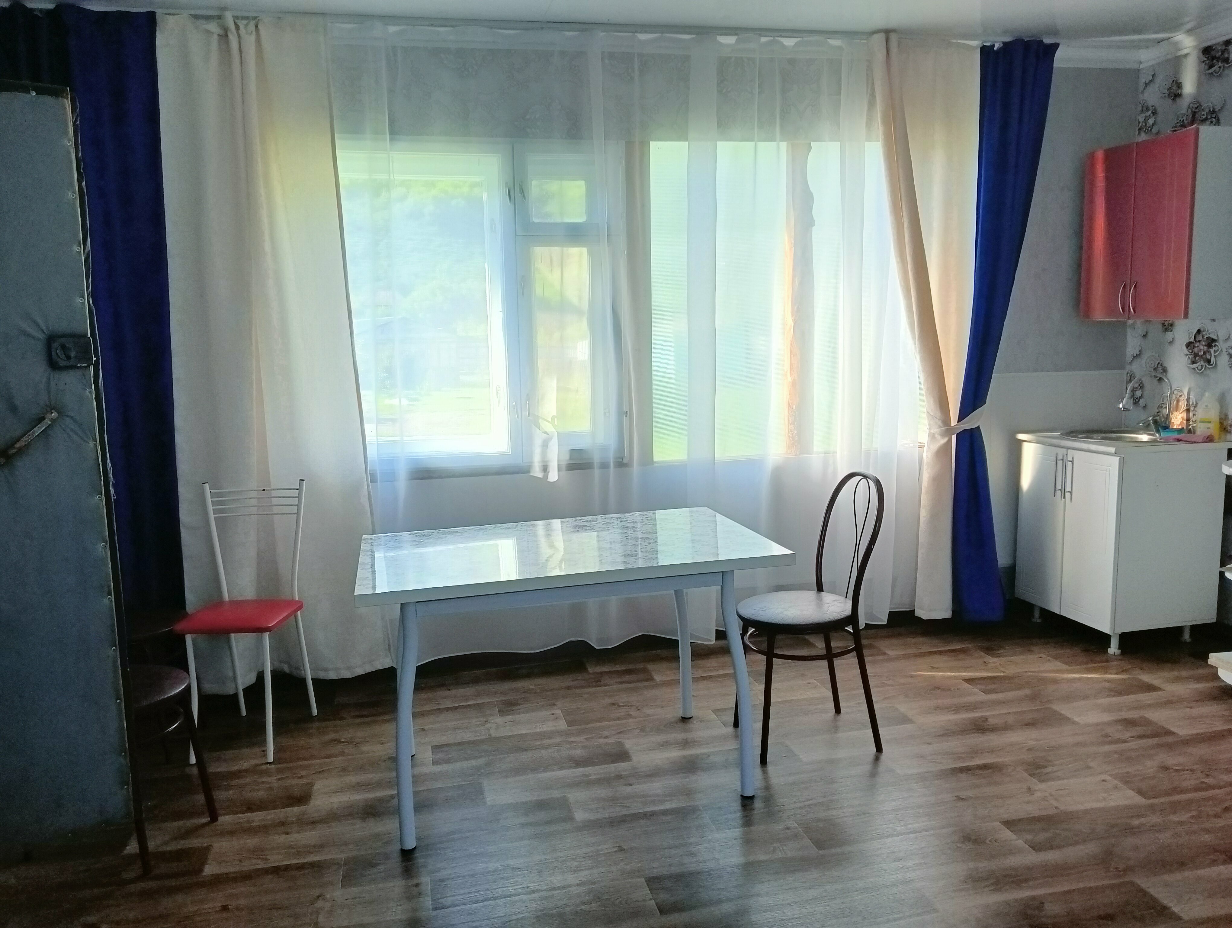 Cемейный номер с собственной ванной комнатой