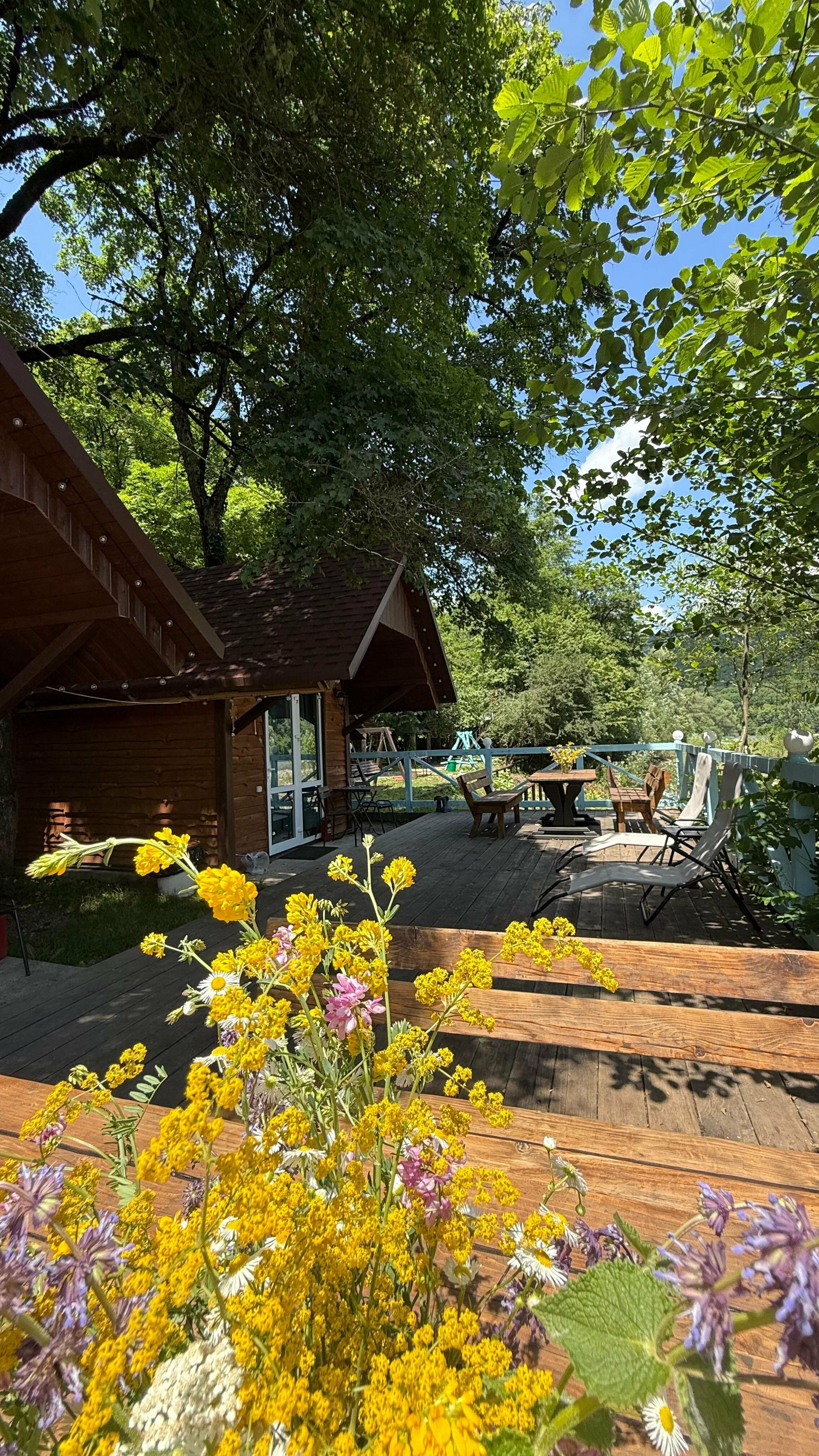 Бунгало  с видом на реку и горы