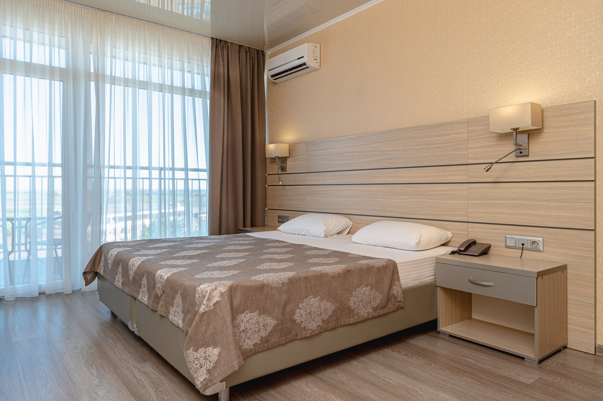 2х комантный 4х местный номер коннект с панорамным видом на окресности