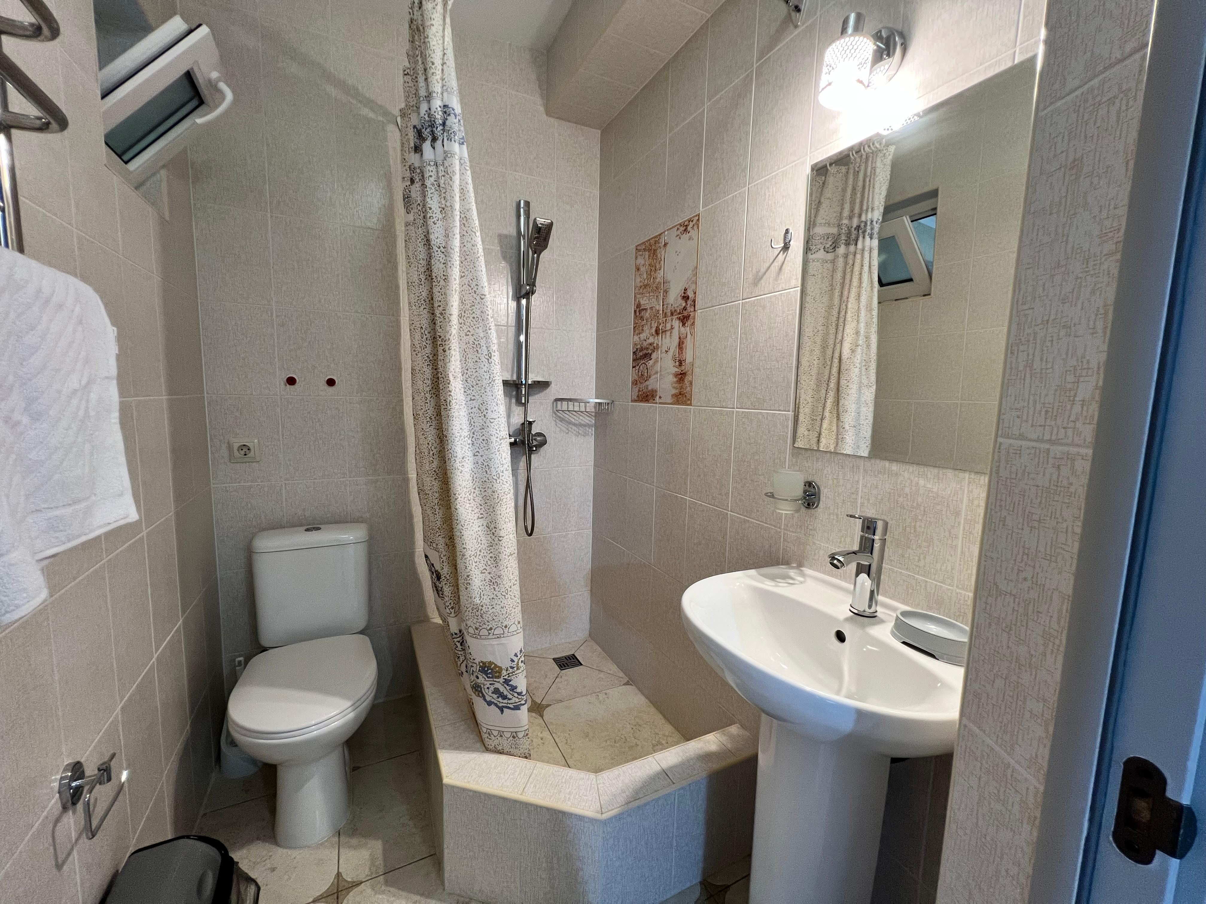 Шестиместный апарт на втором этаже