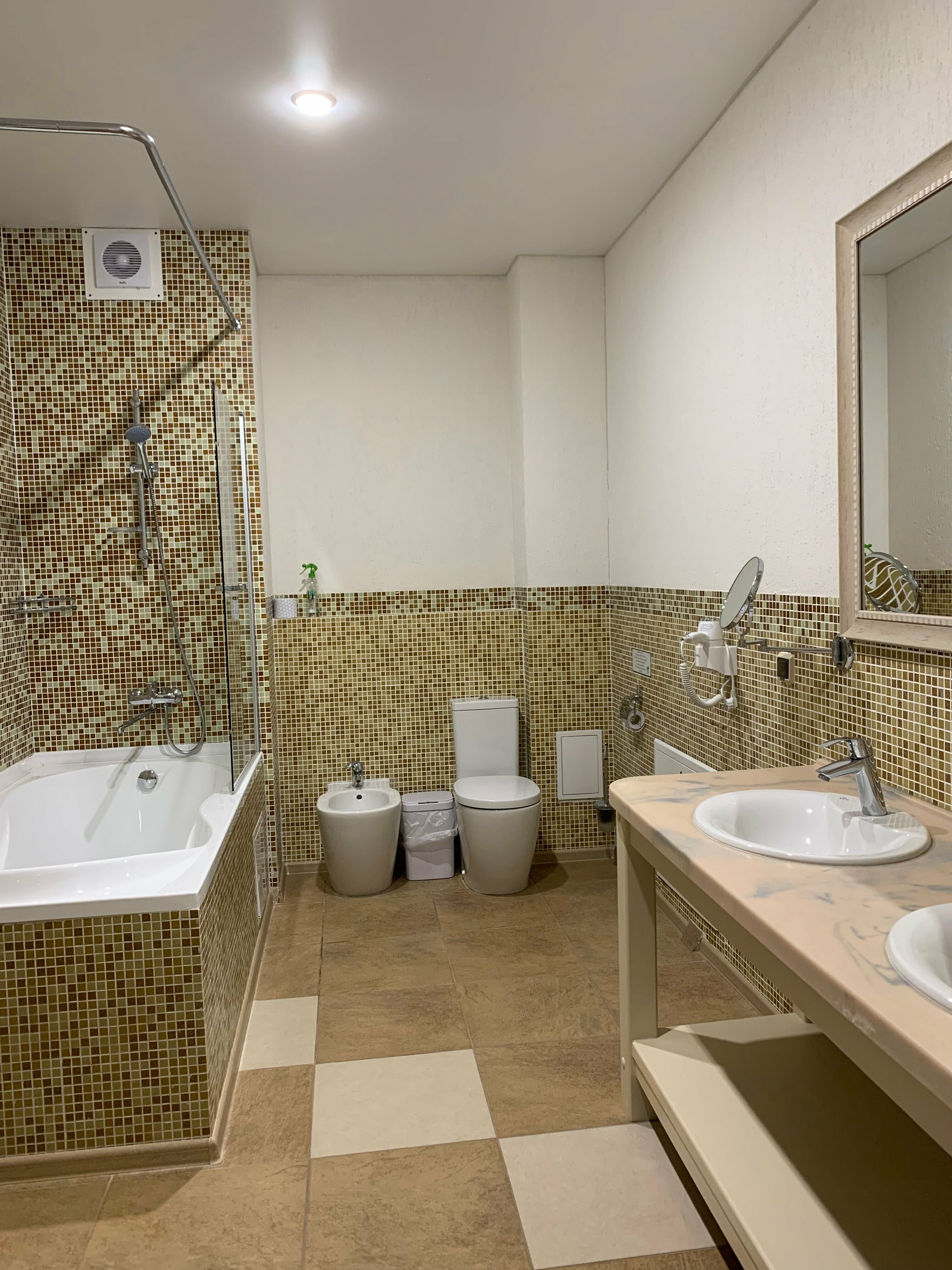 Джуниор сьют/полулюкс