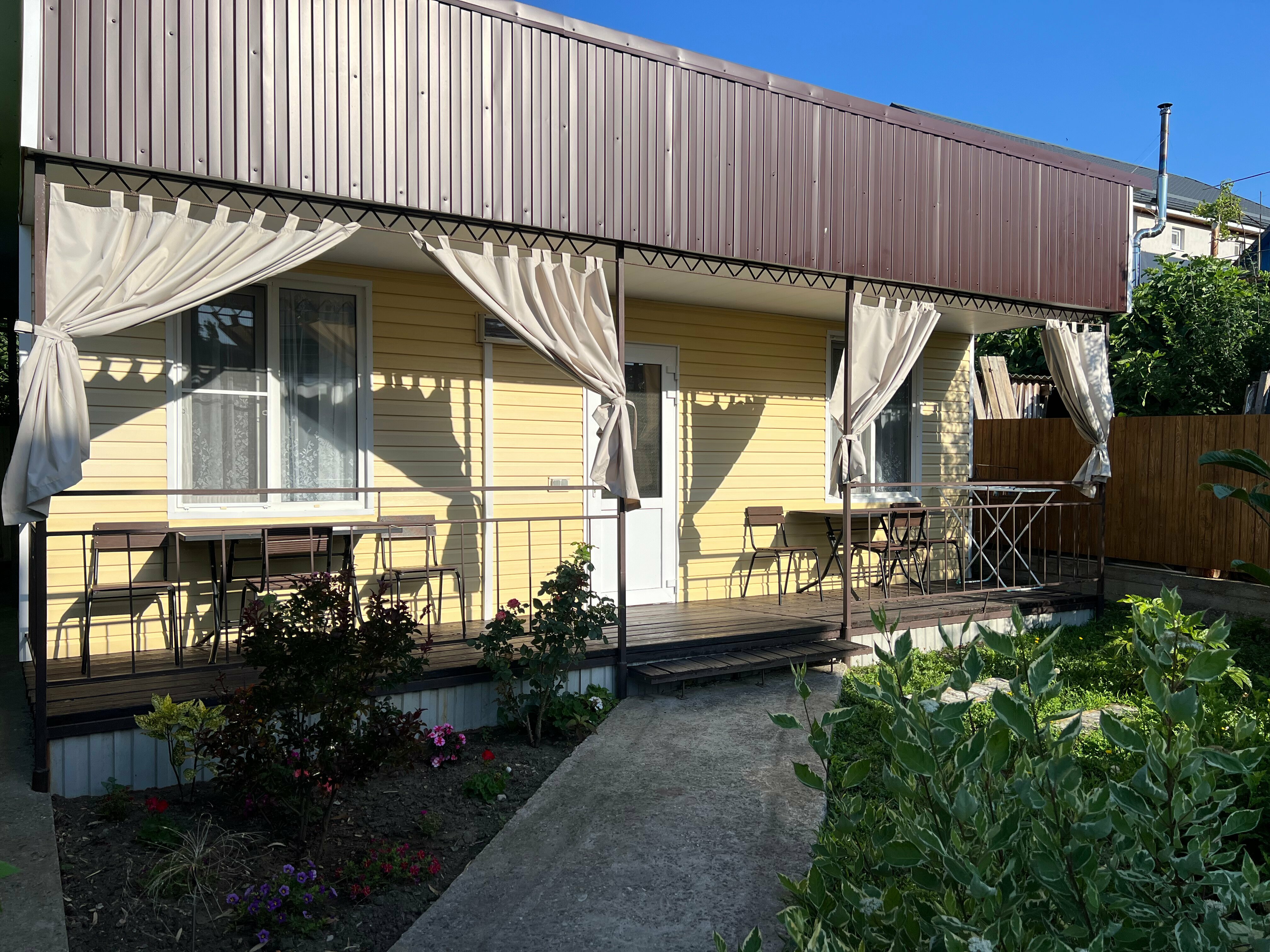 Двухкомнатный домик «Стандарт» бассейн и кухня