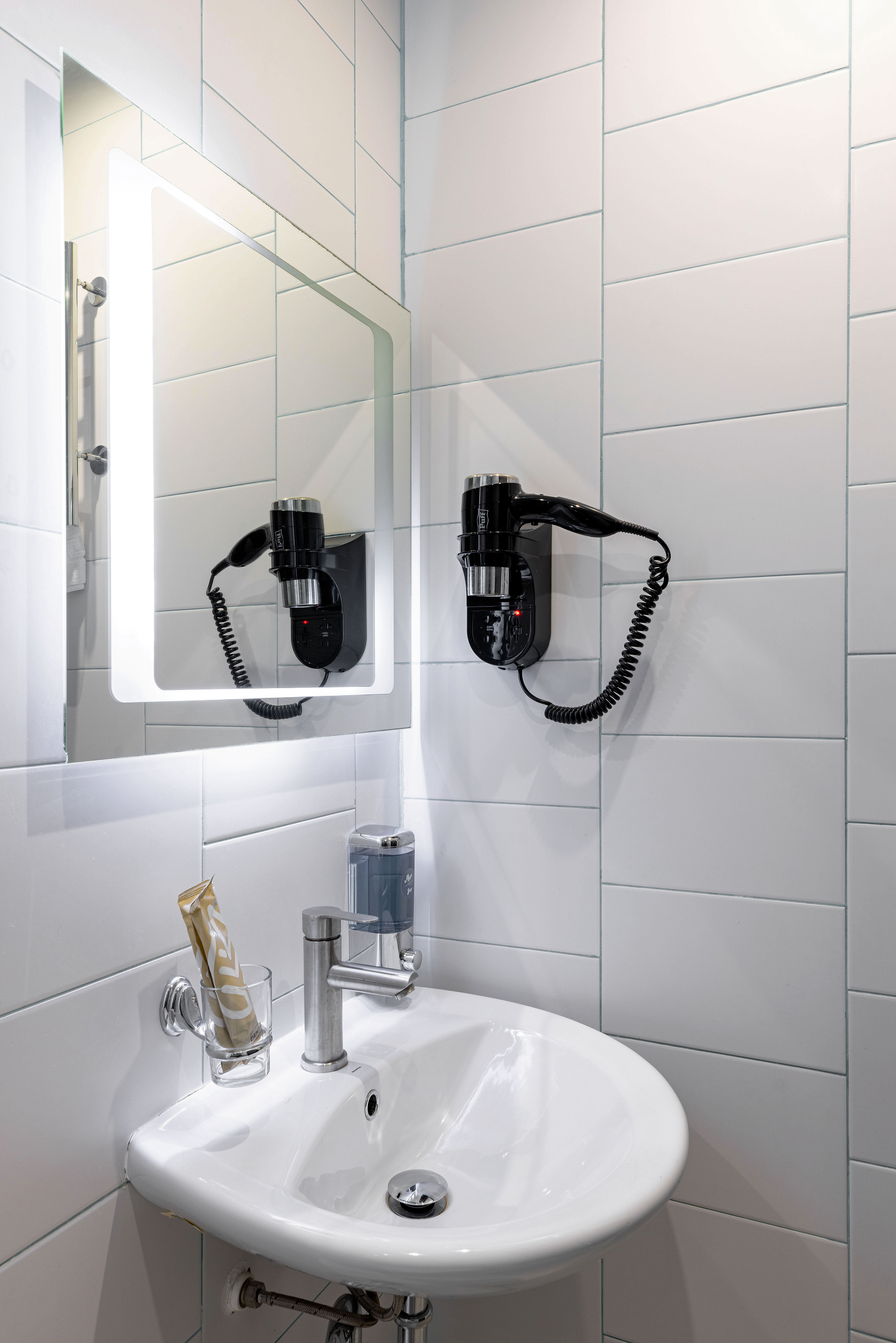 izzzi COMFORT с кондиционером и колонкой "Алиса"