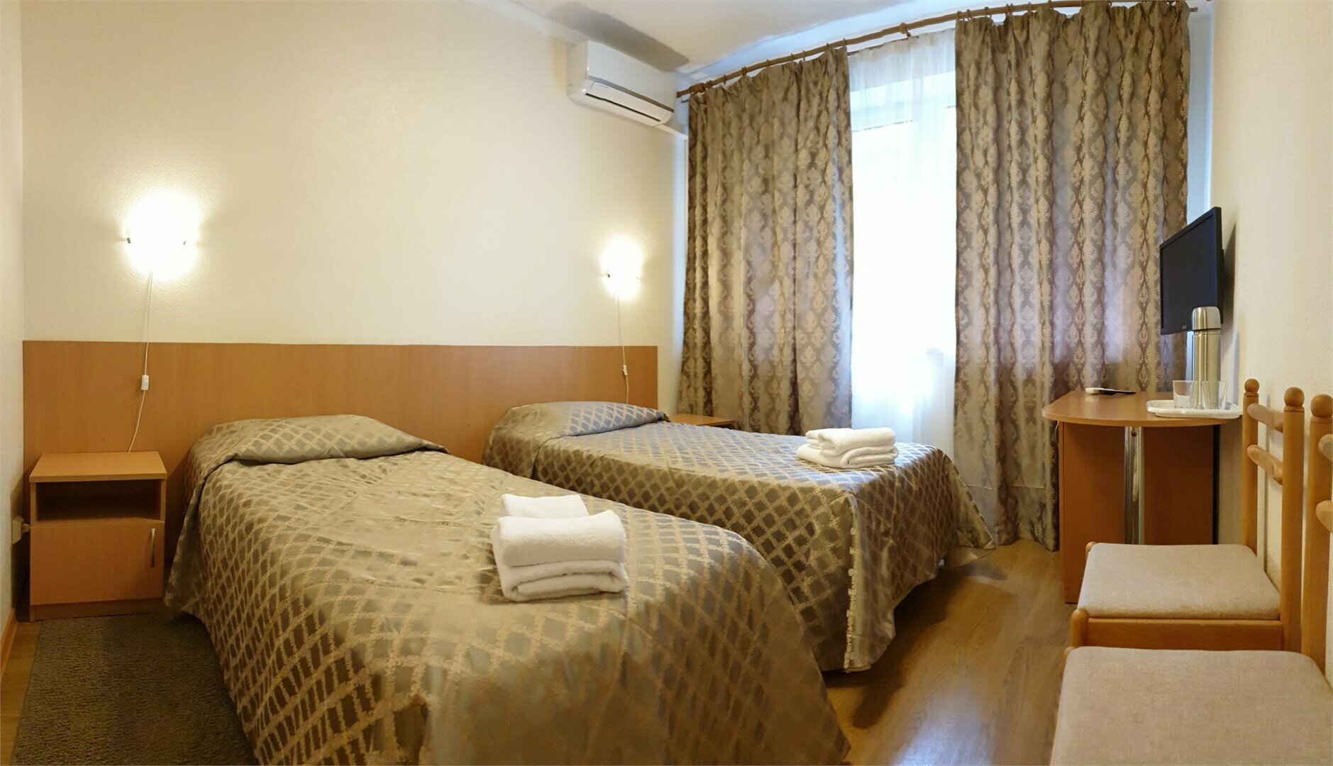 Двухместный номер с 2 двуспальными кроватями