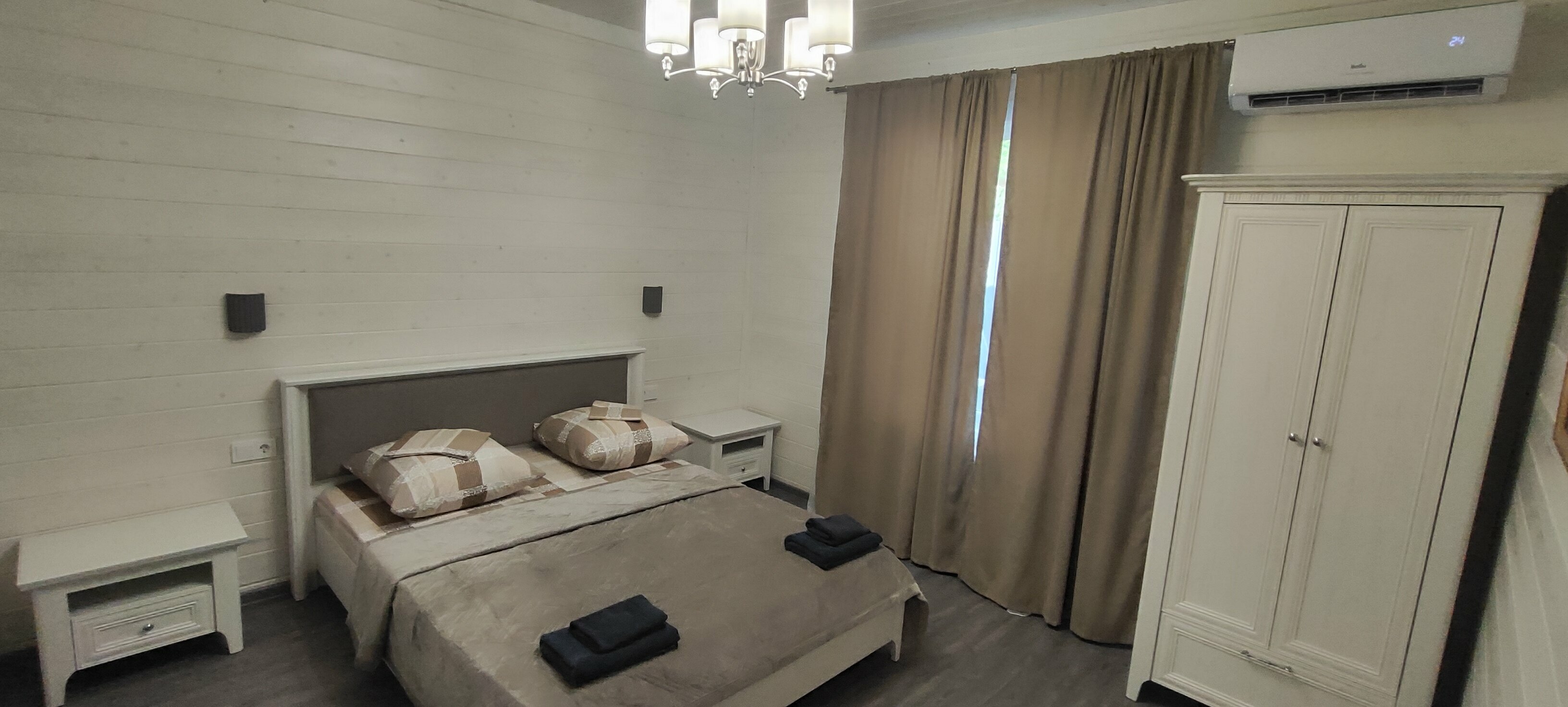 Дом-дуплекс с двумя апартаментами.