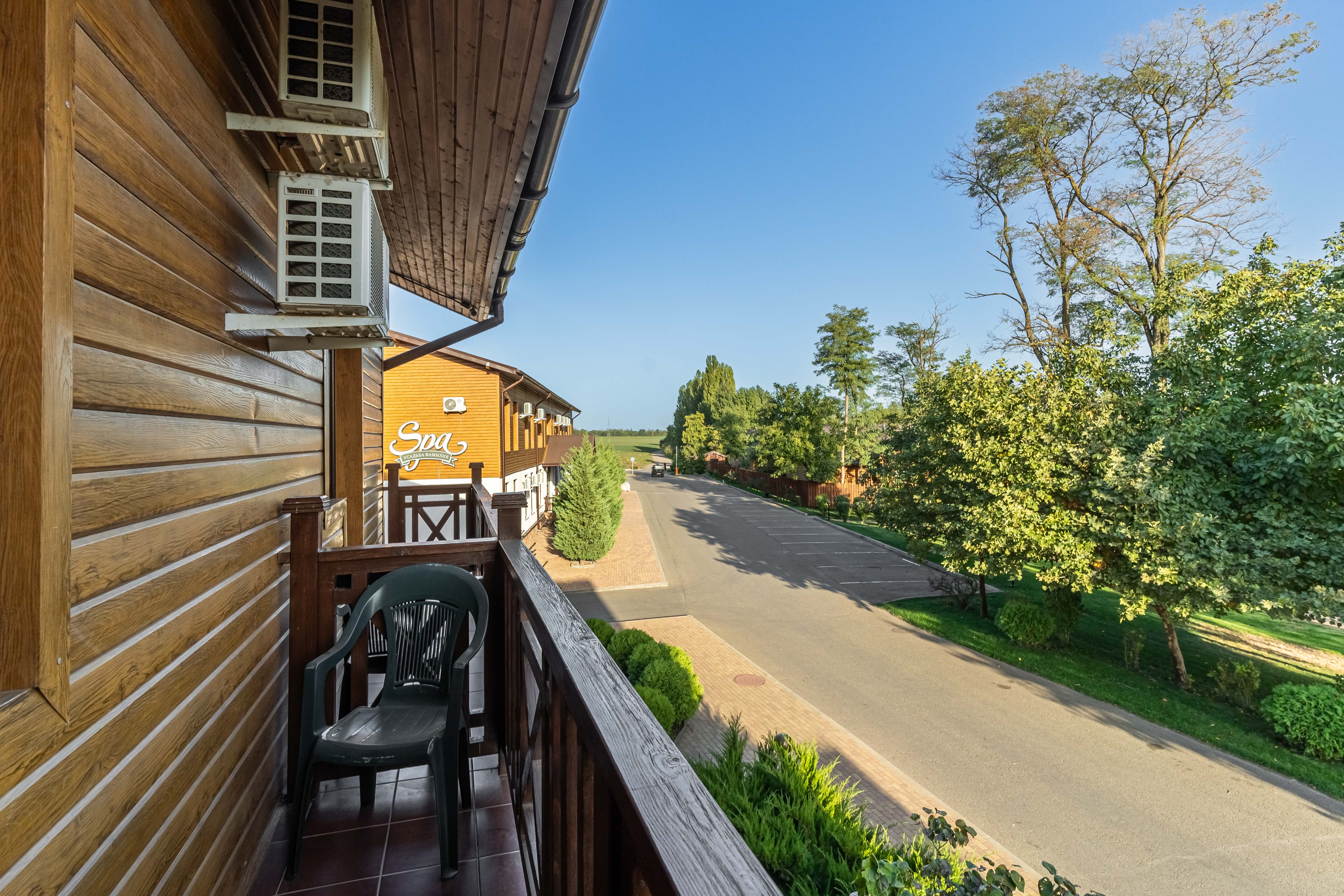 Отель "Усадьба Фамилия" Комфорт с балконом