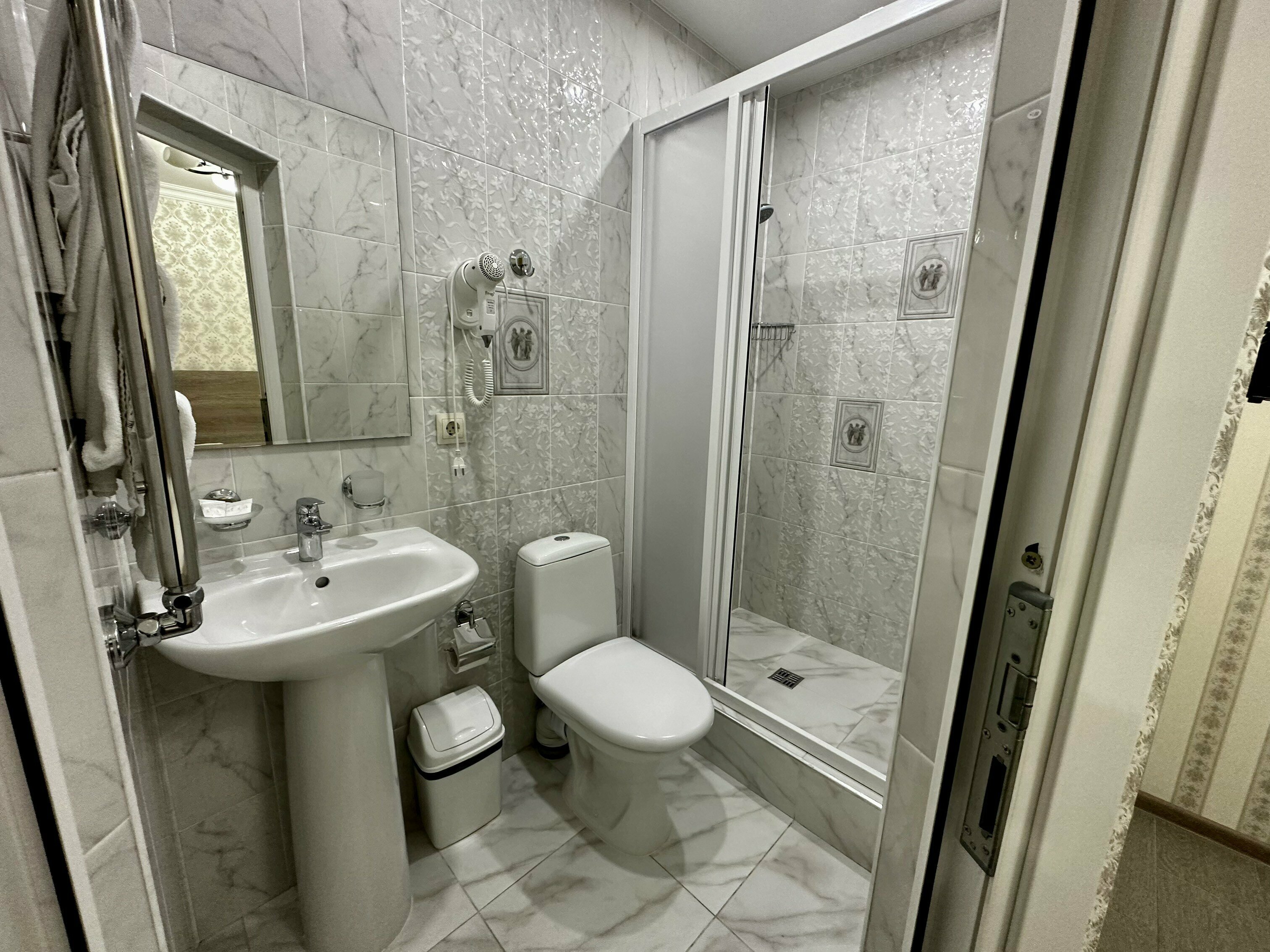 Трехместный номер с балконом