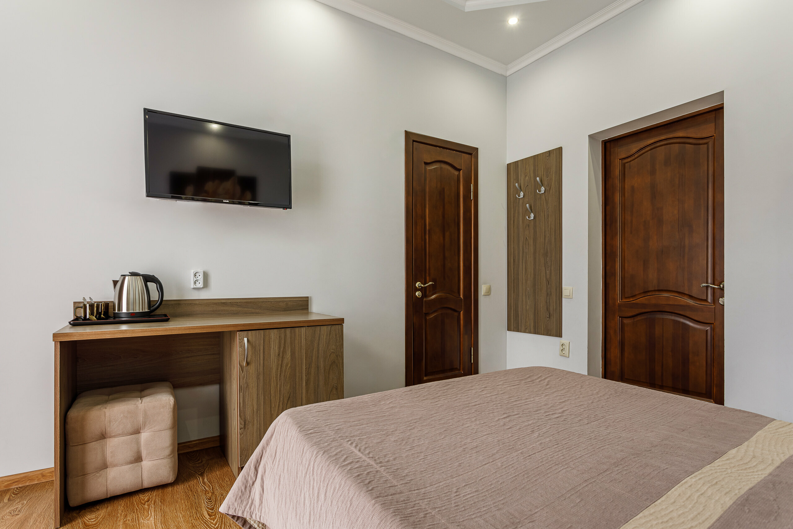 Трехместный номер с видом на горы