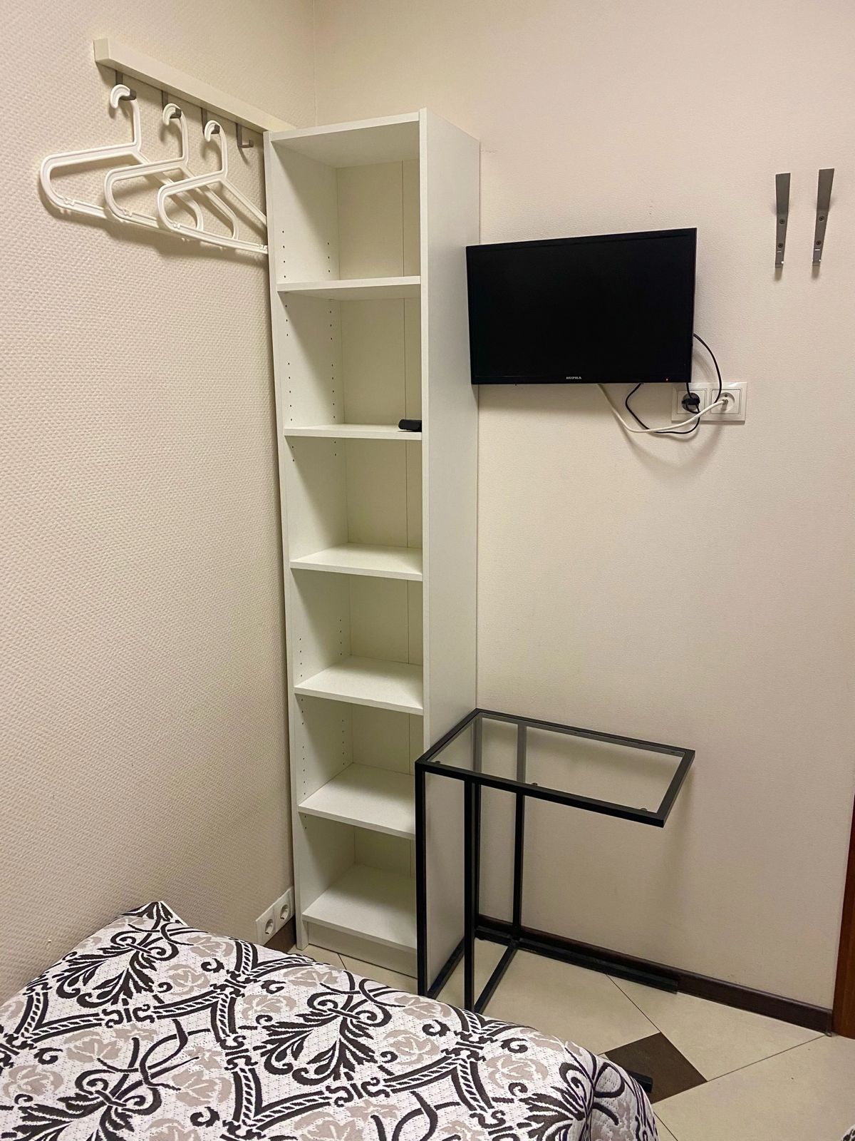 Бюджетный двухместный номер без окна (Душевые и Туалетные комнаты  отдельно)