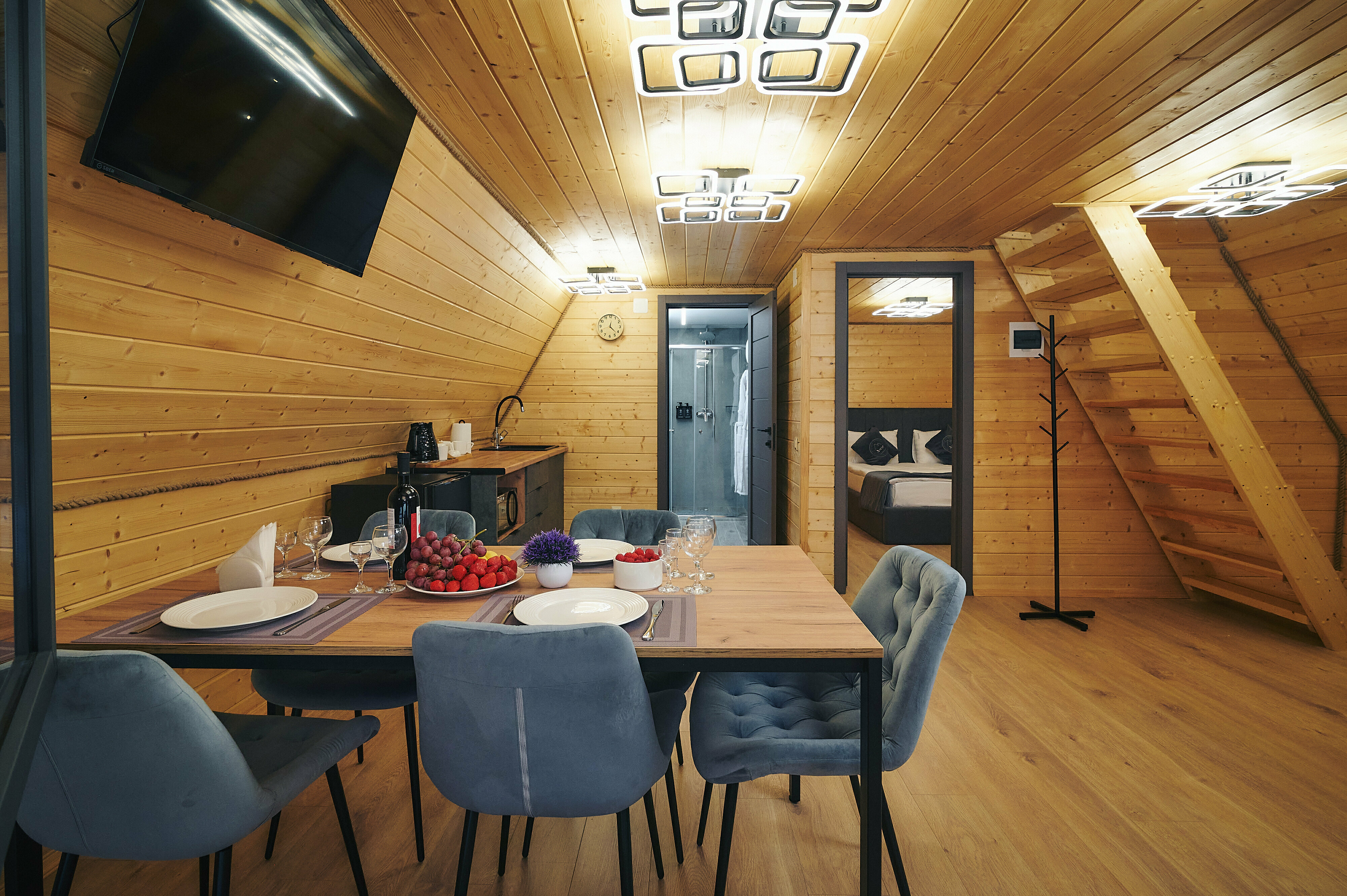 Семейный номер с видом на горы