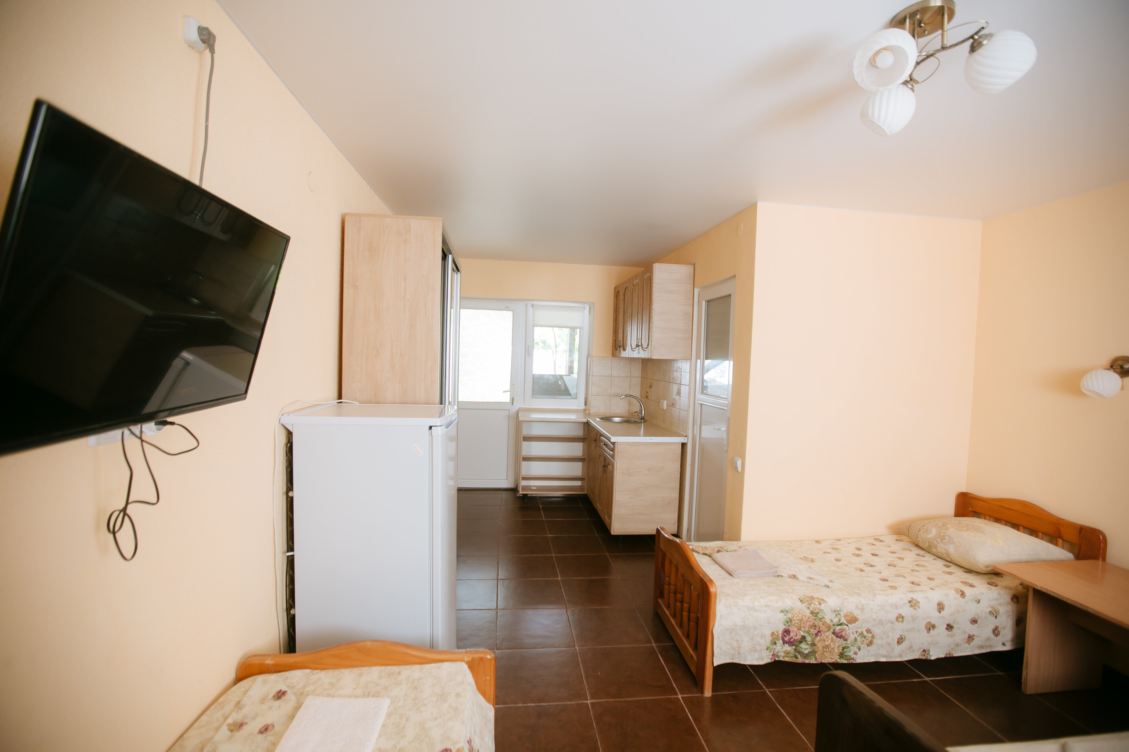 четырехместный номер с кухней и восточной беседкой