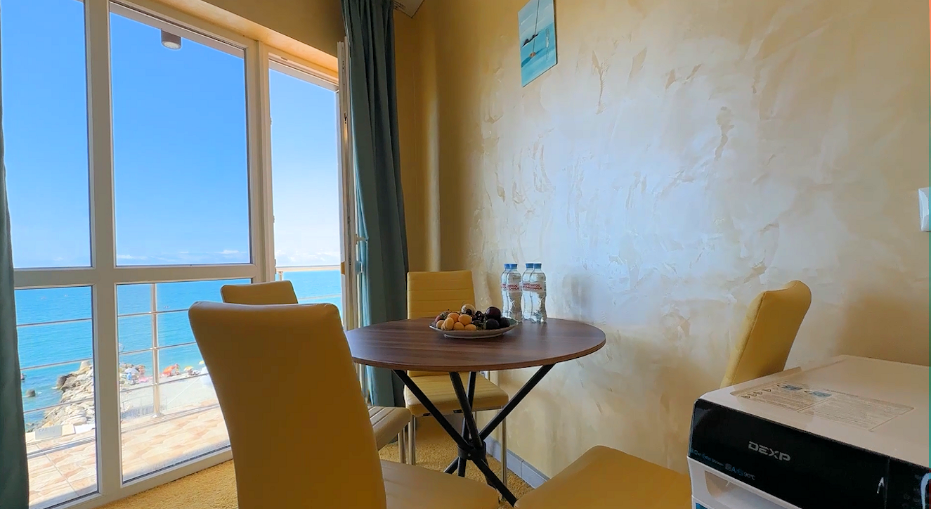 Четырехместный номер с балконом