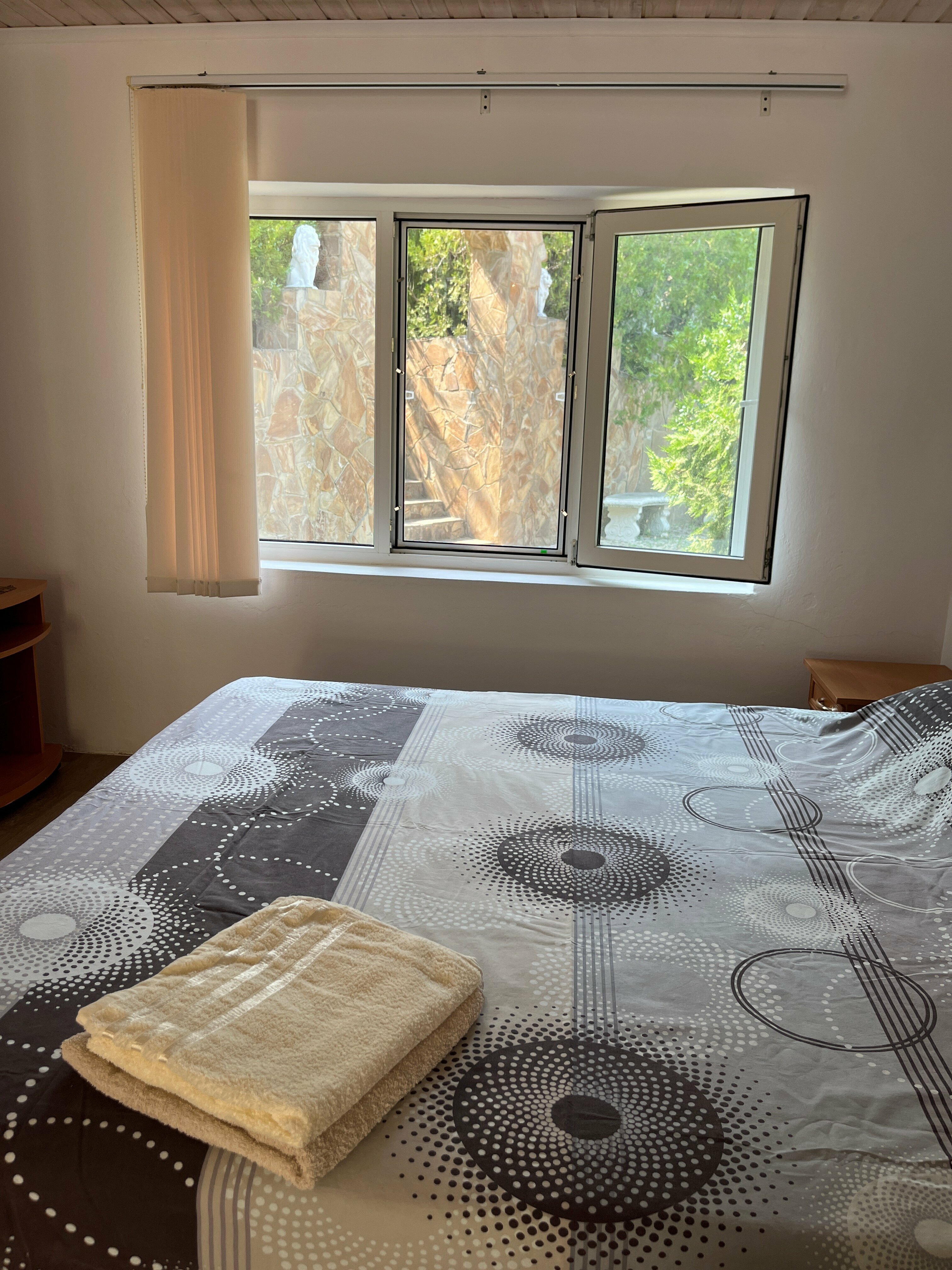 Стандрат в горах. ул. Горького, д. 25б