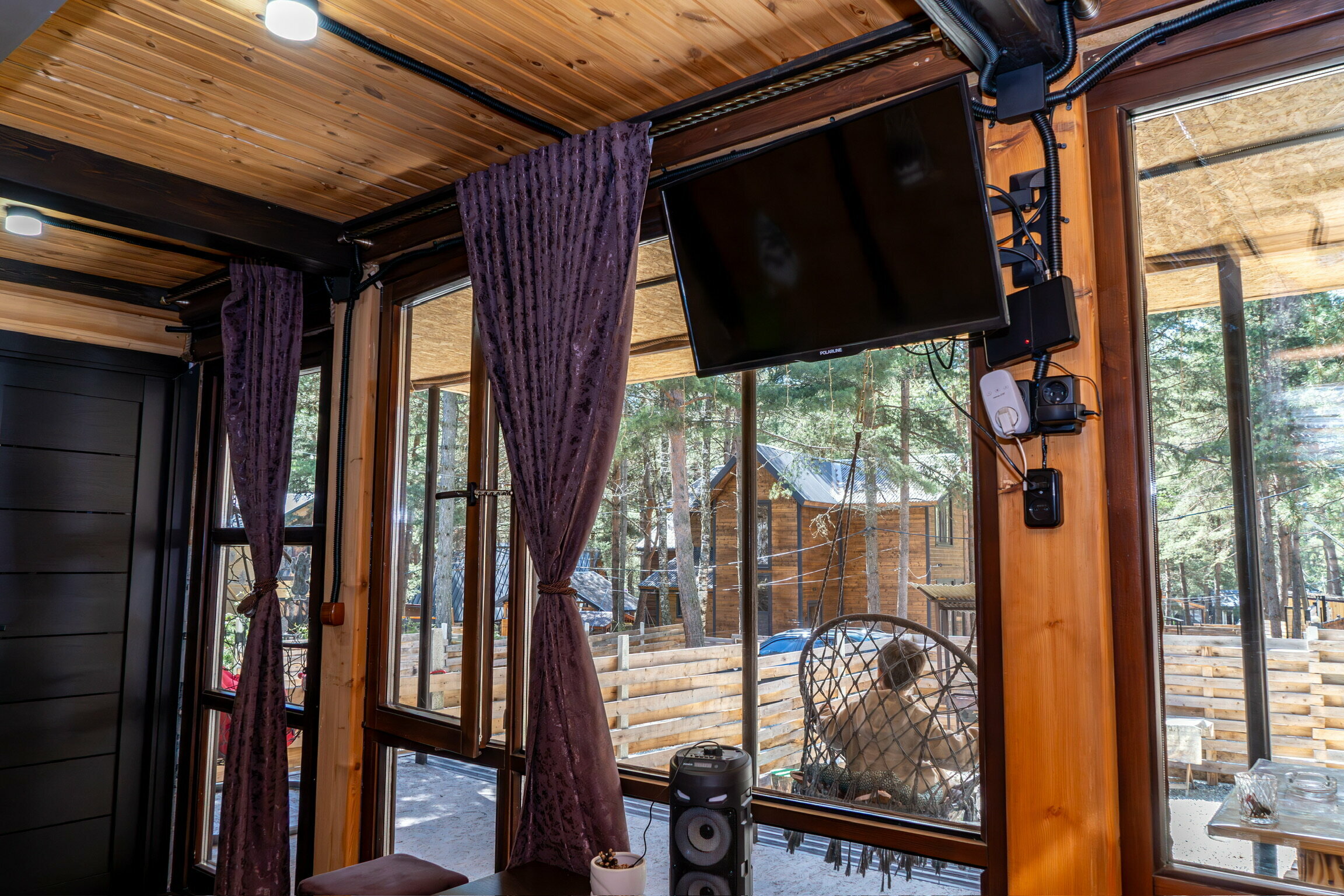 Коттедж с верандой