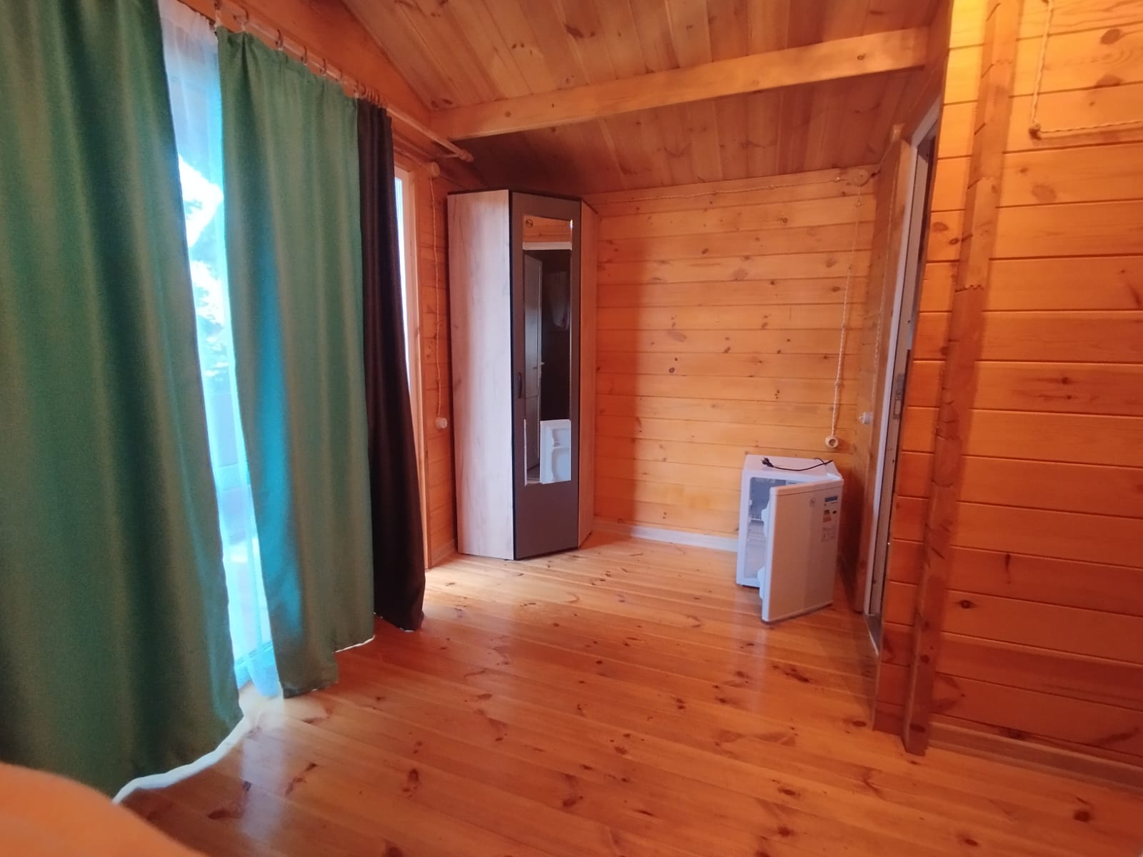 Коттедж с балконом