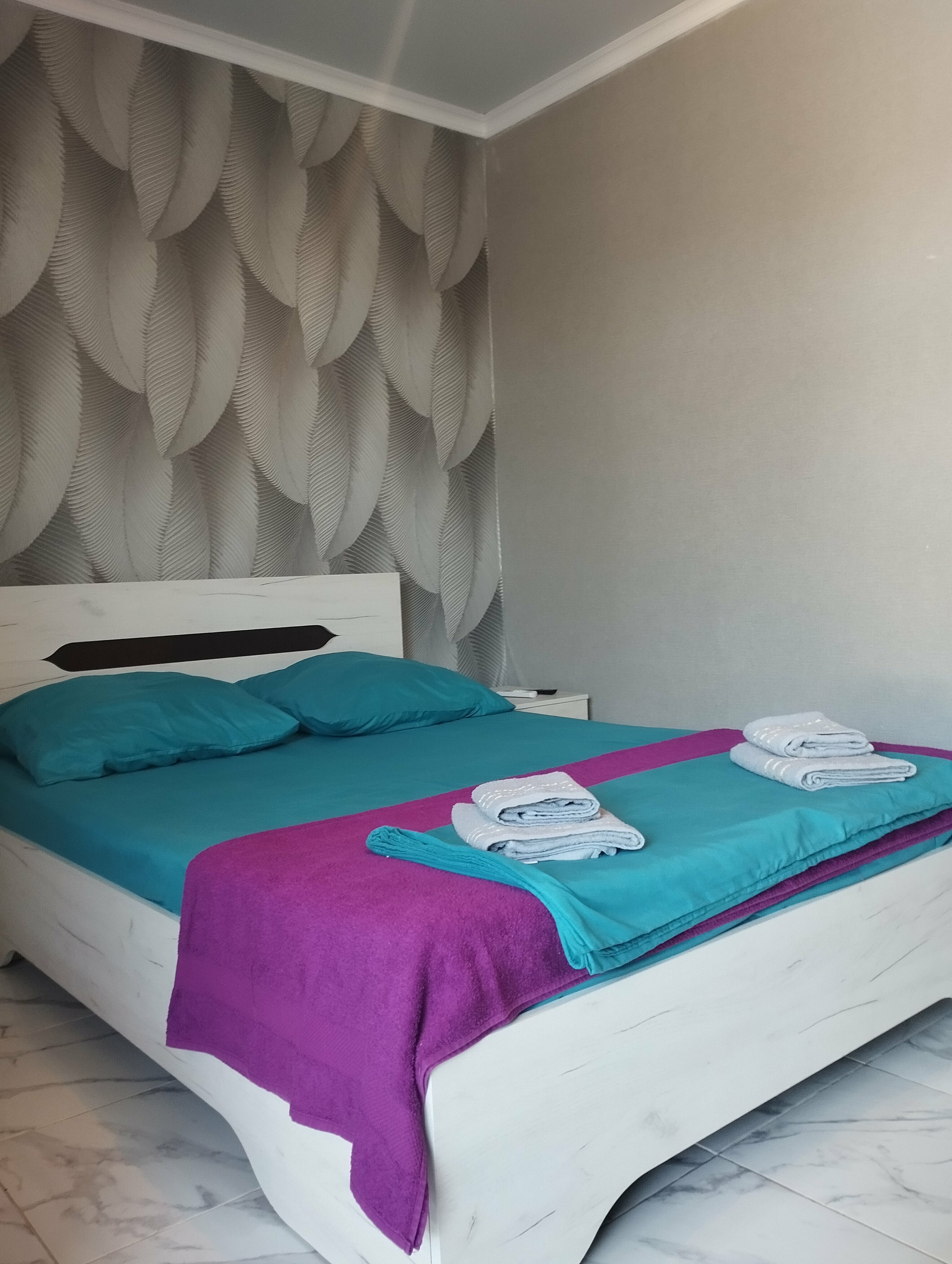 Трехместный номер с собственной ванной комнатой