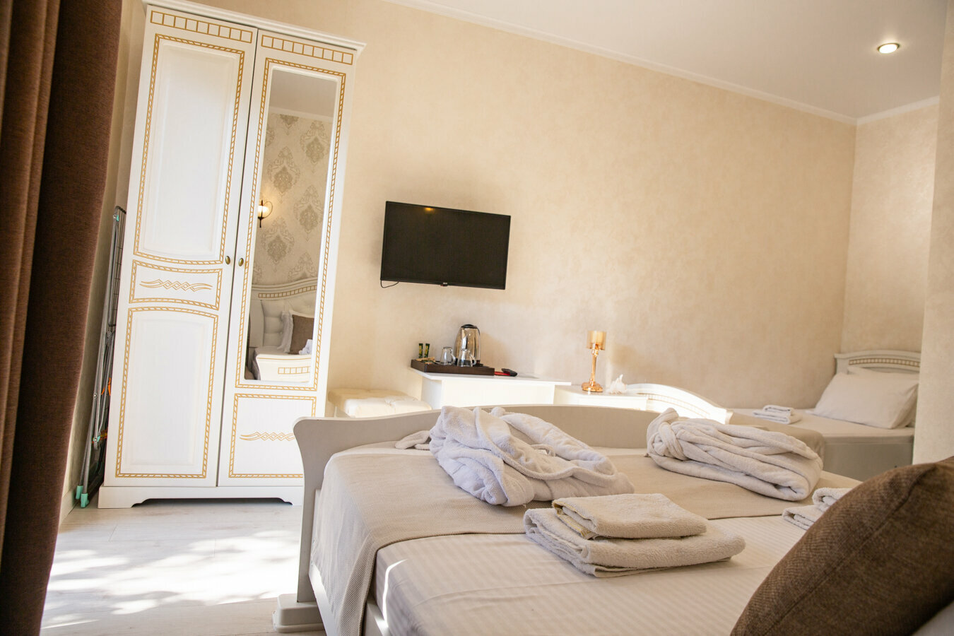 Семейный номер с видом на сад