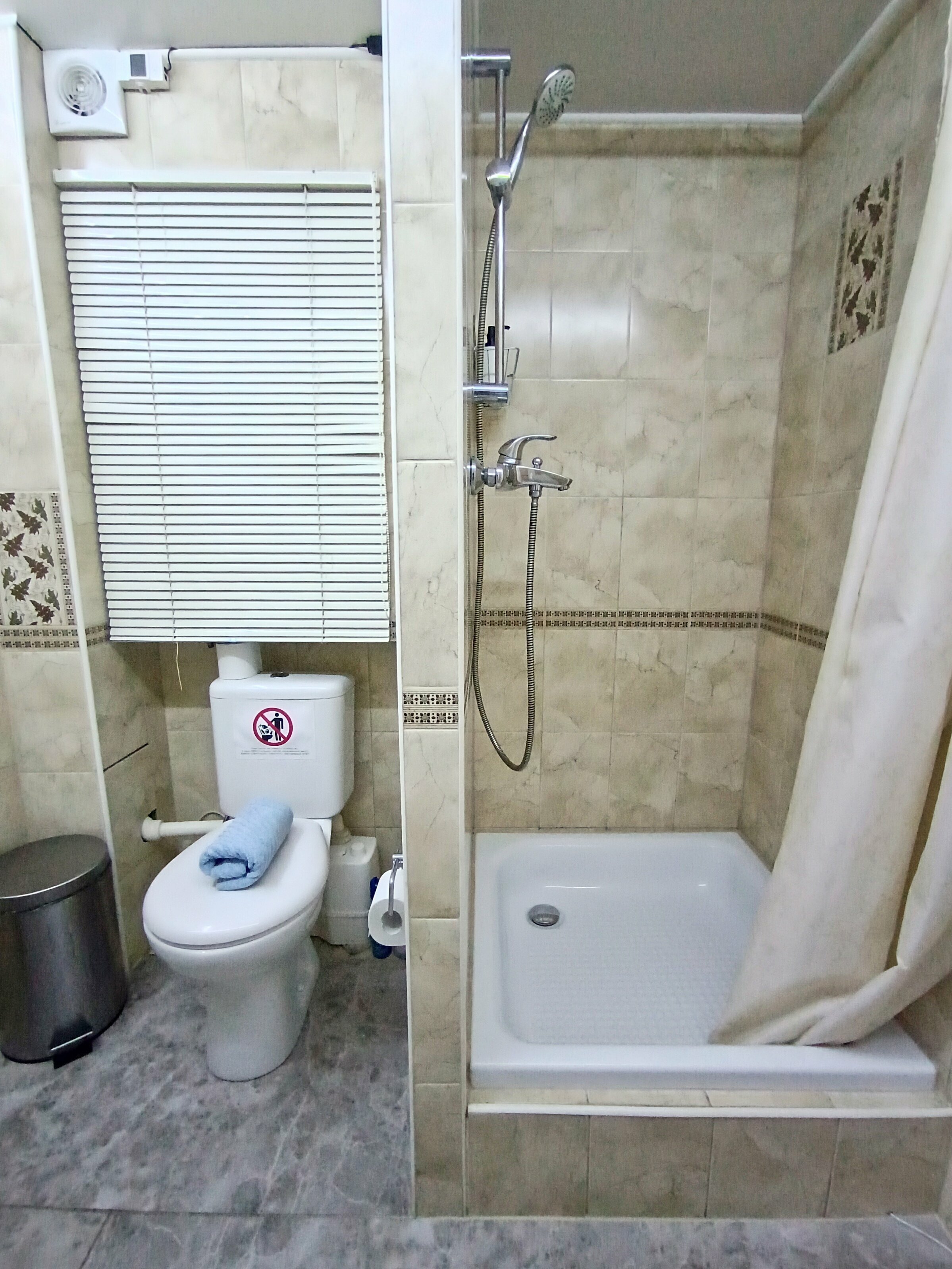 Двухместный номер с 1 двуспальной кроватью king-size вид во двор (6)