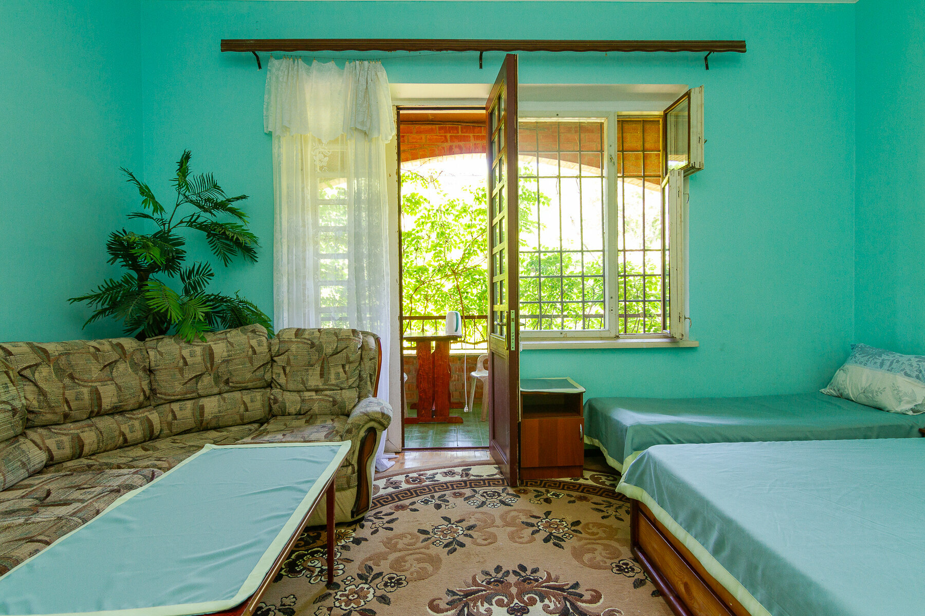 Четырехместный номер с балконом