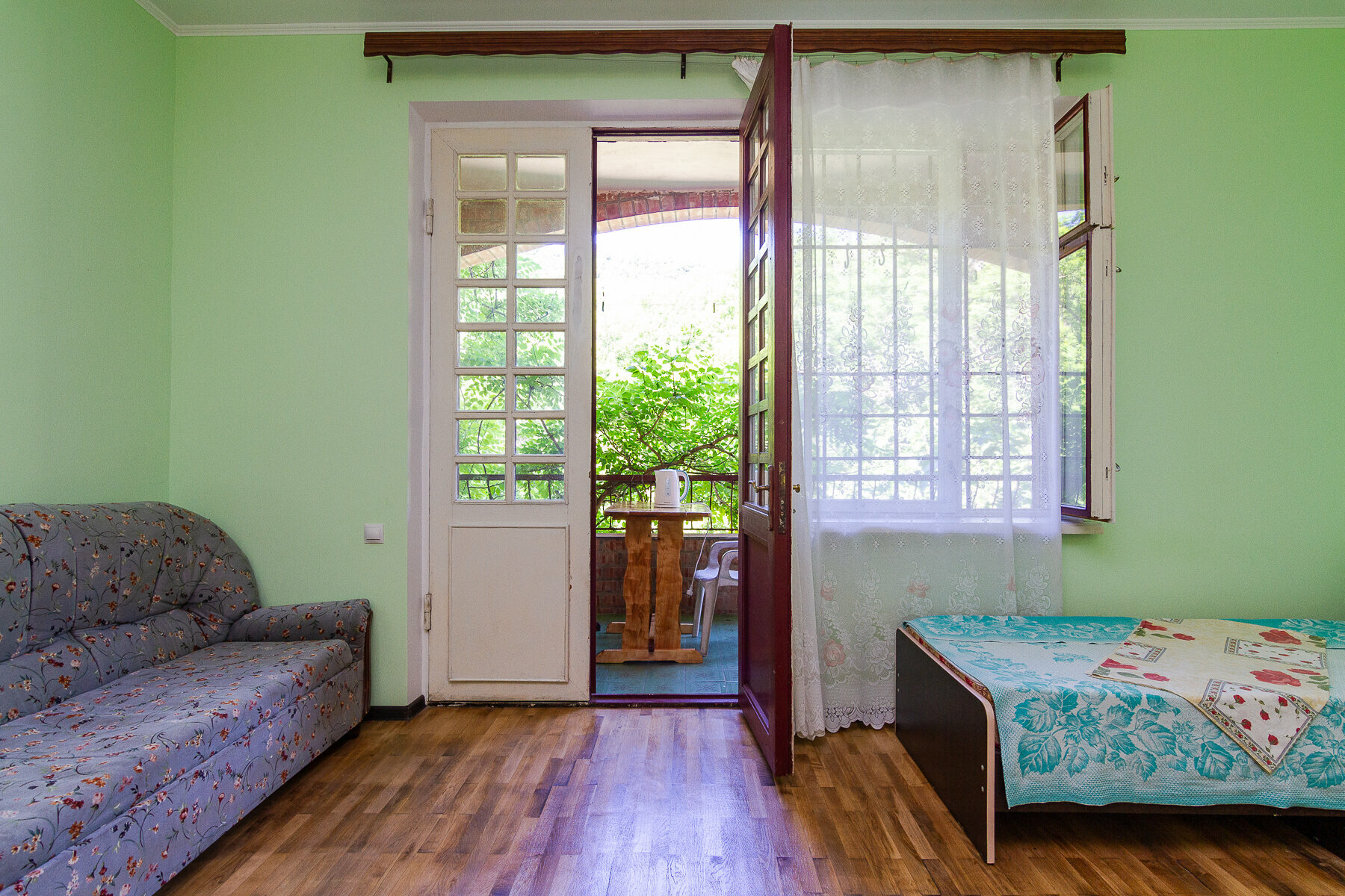 Четырехместный номер с балконом