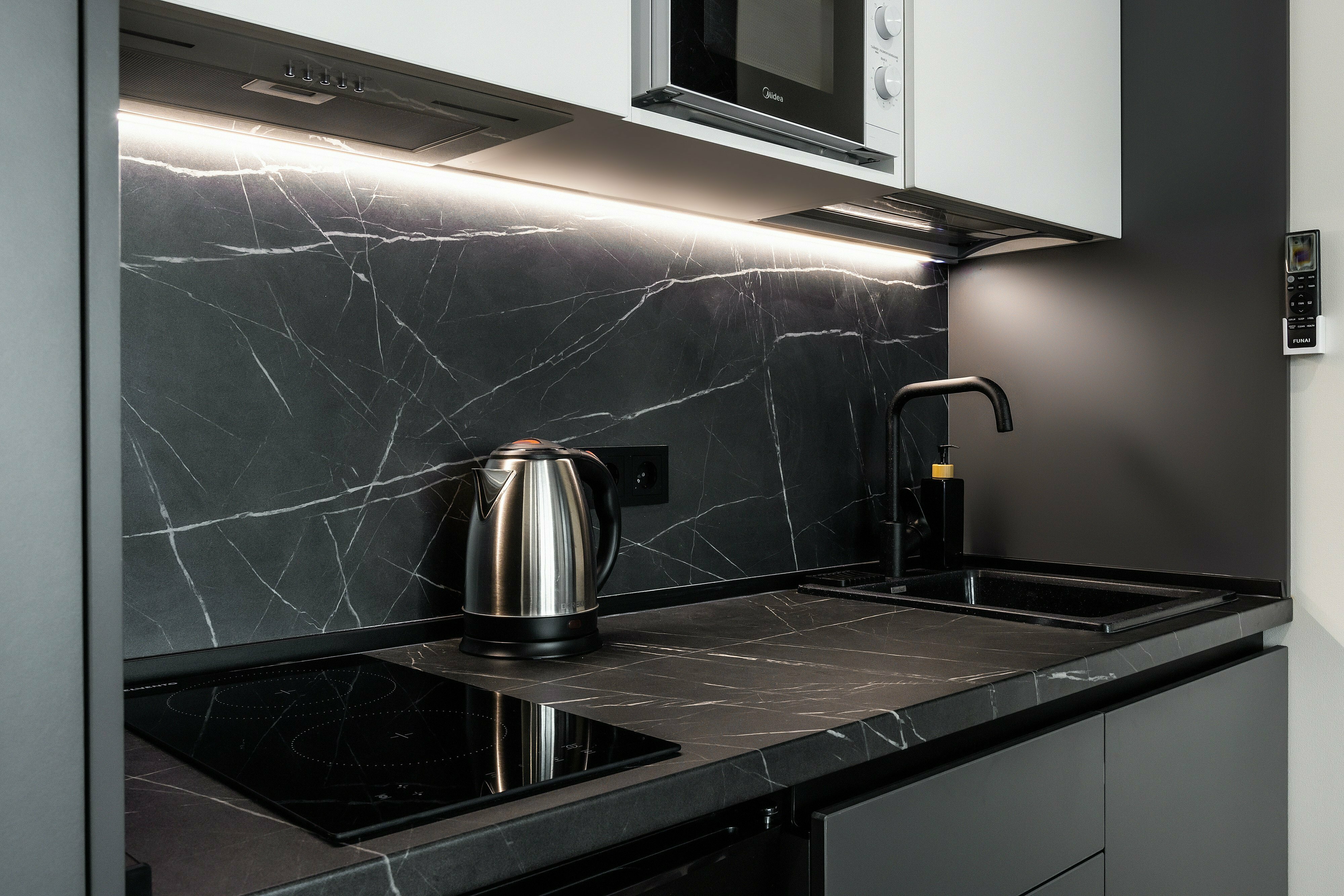 Студия Aurora с видом на город