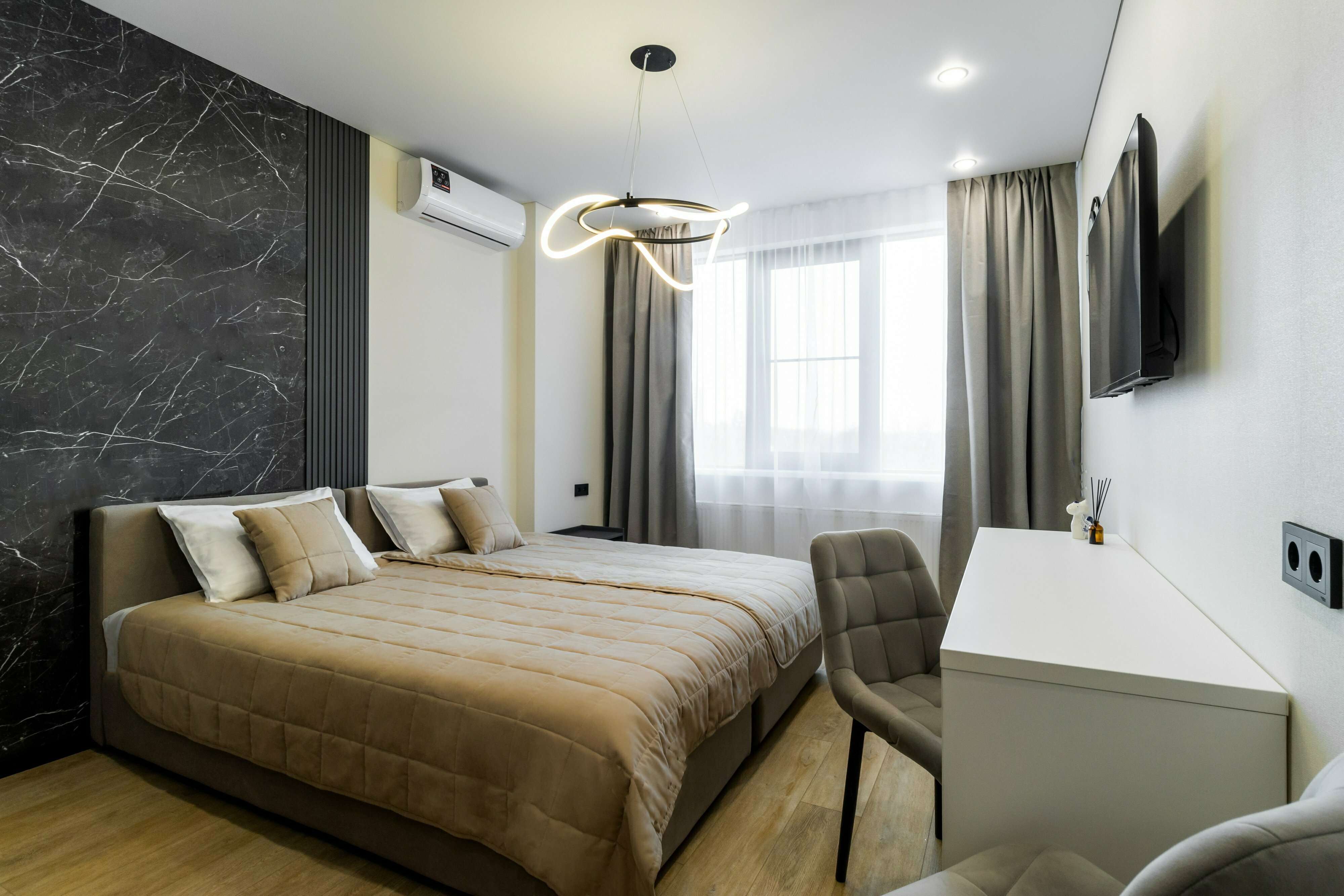 Студия Aurora с видом на город