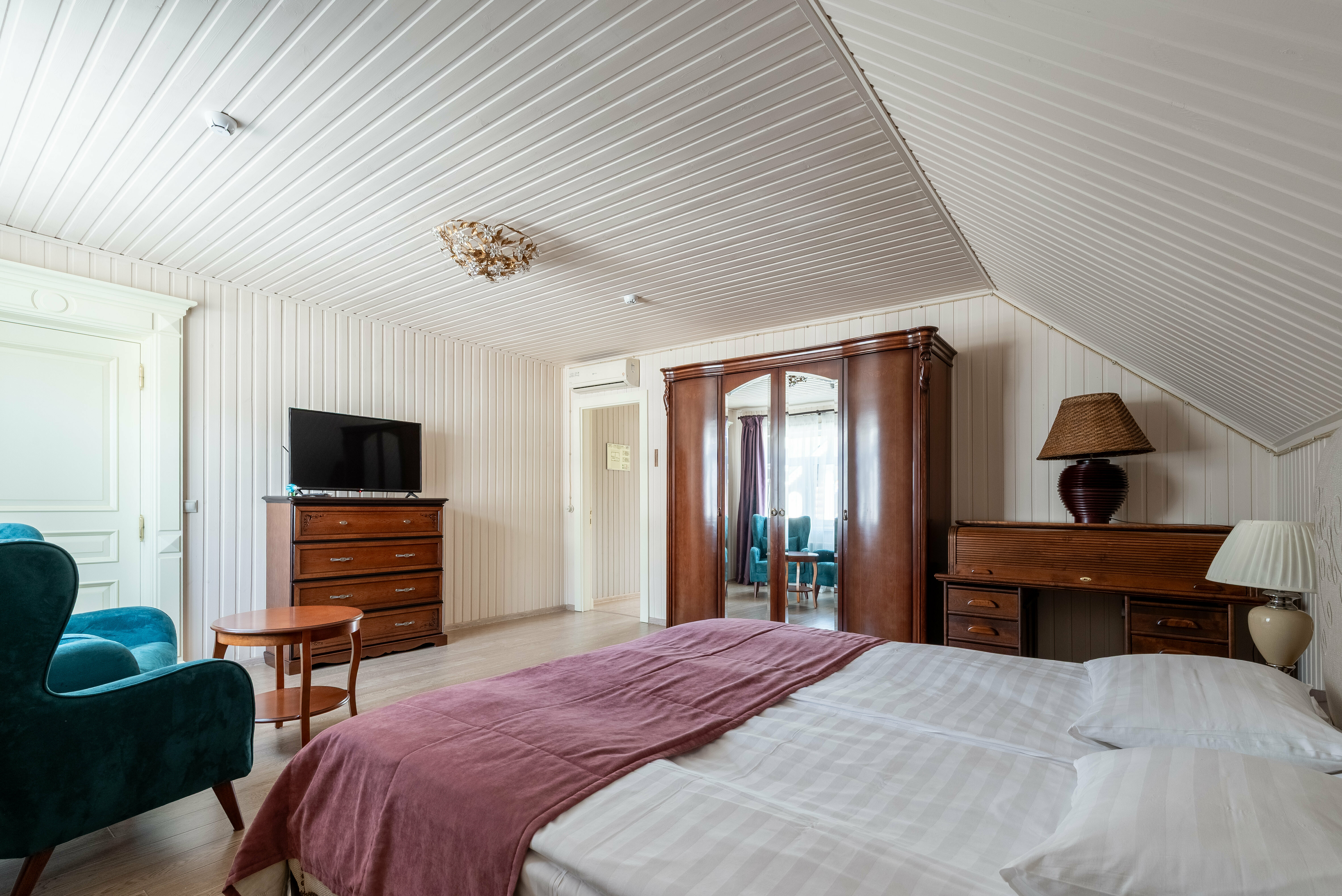 Трехкомнатный Дом 1 с кухней и гостиной (Апартамент)