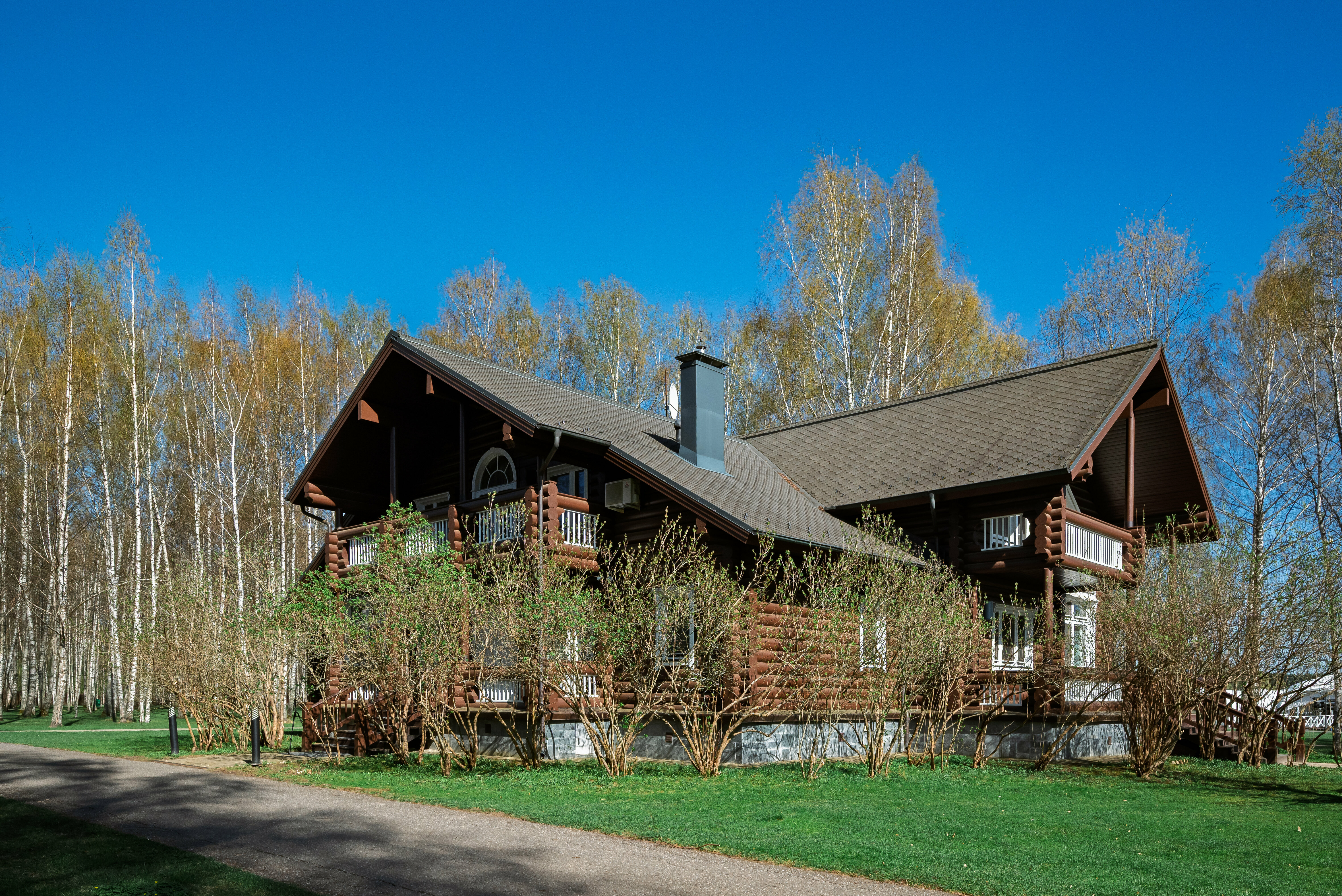 Четырехкомнатный дом Хонка с кухней и гостиной (Сюит)