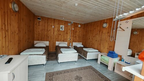 Бюджетный 3х местный номер с односпальными кроватями (общий санузел)