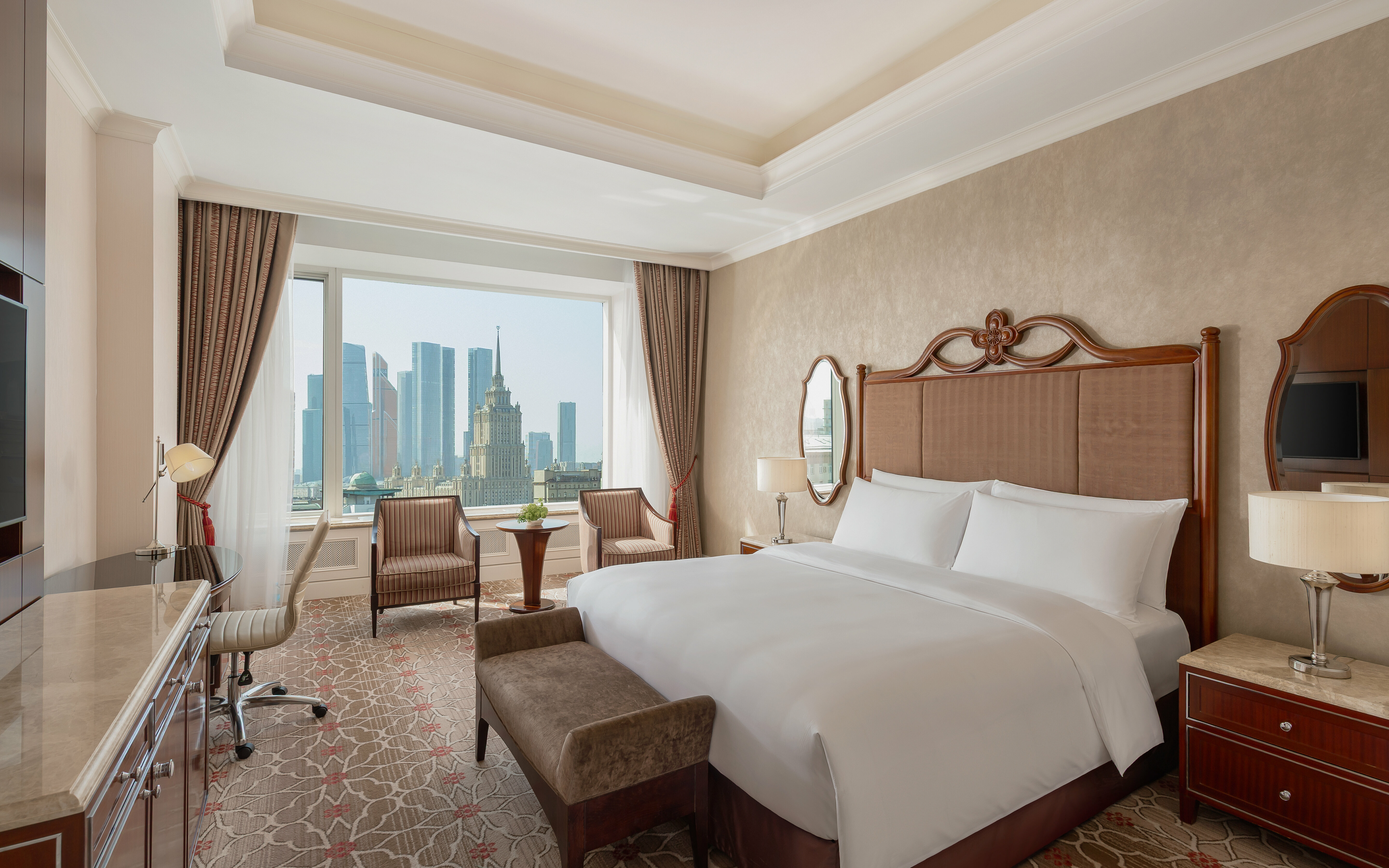 Супериор с одной большой кроватью