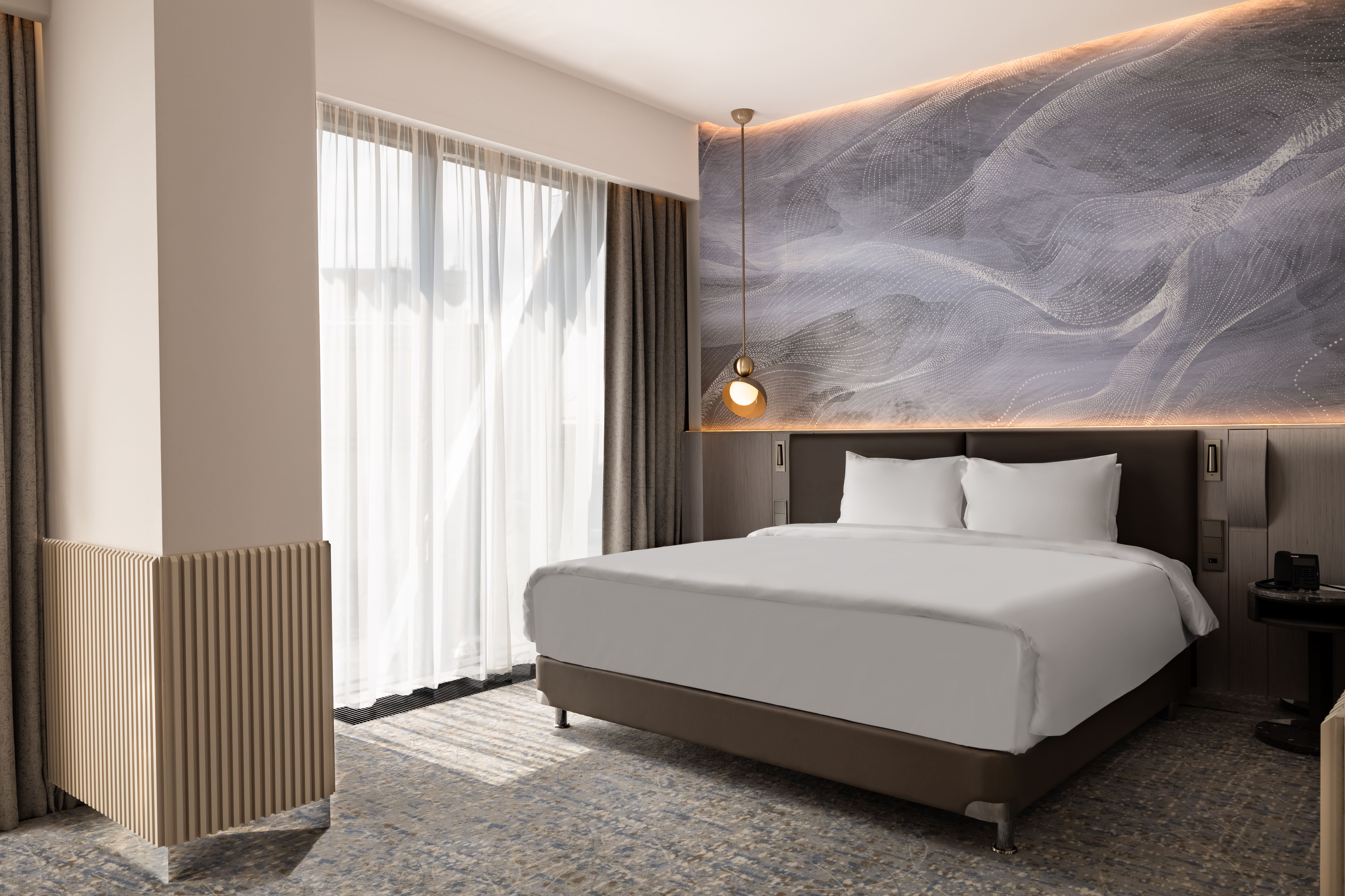 Полулюкс  с видом на Кремль с одной большой кроватью