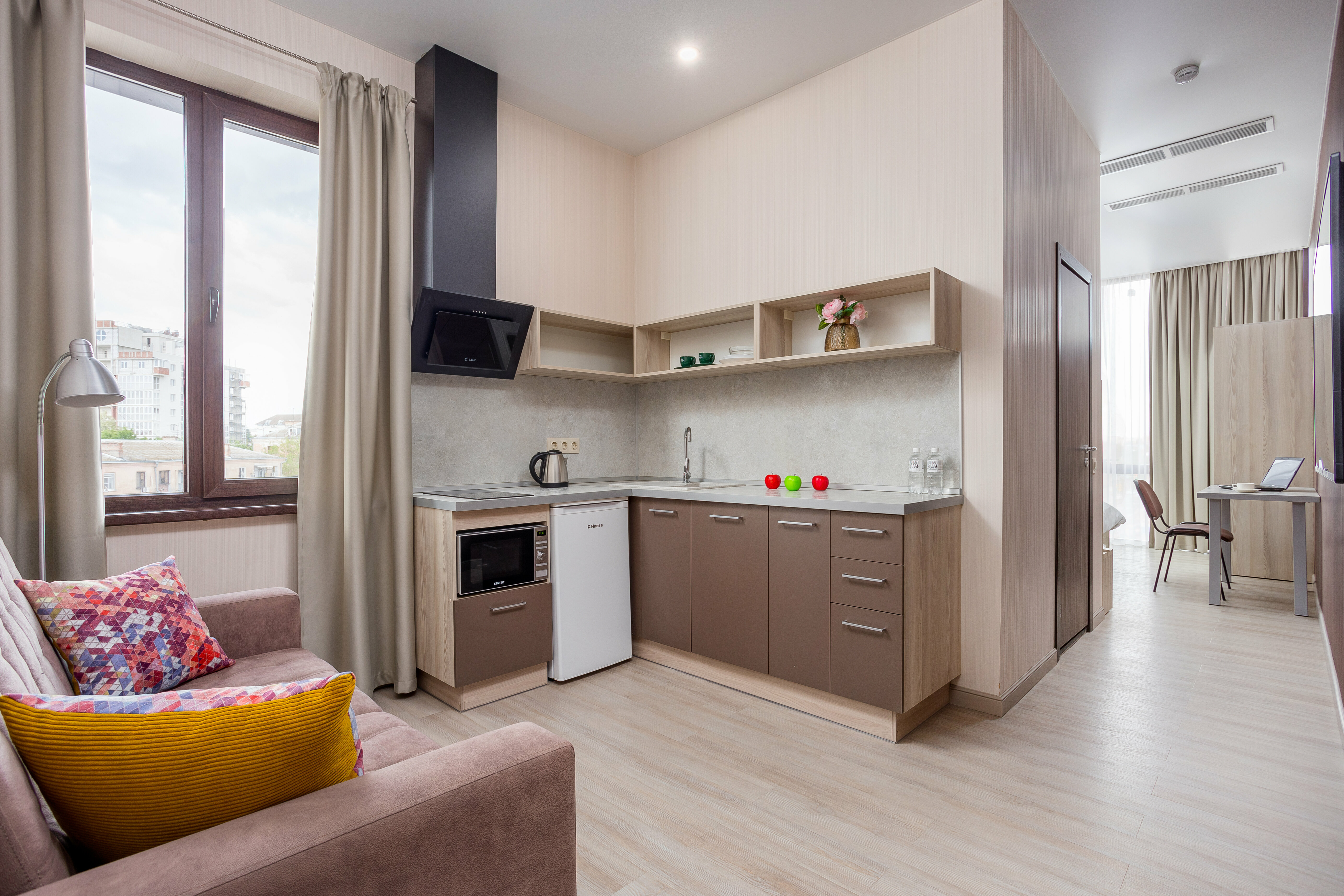 Панорамный апартамент с кроватью King size и кухней