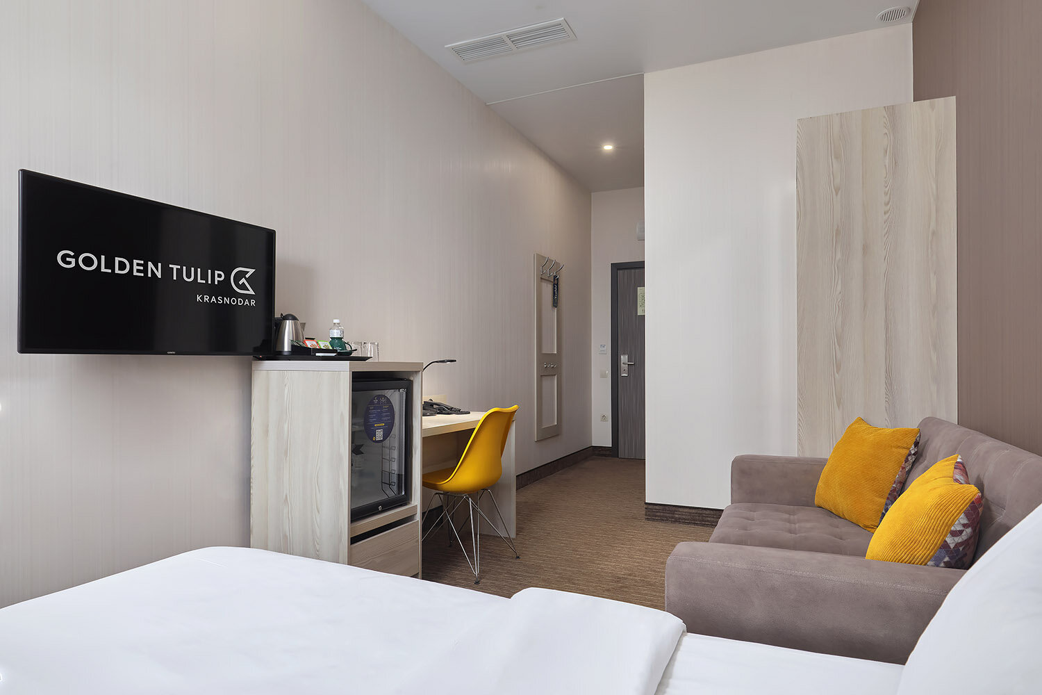 Улучшенный номер с кроватью размера "king-size"