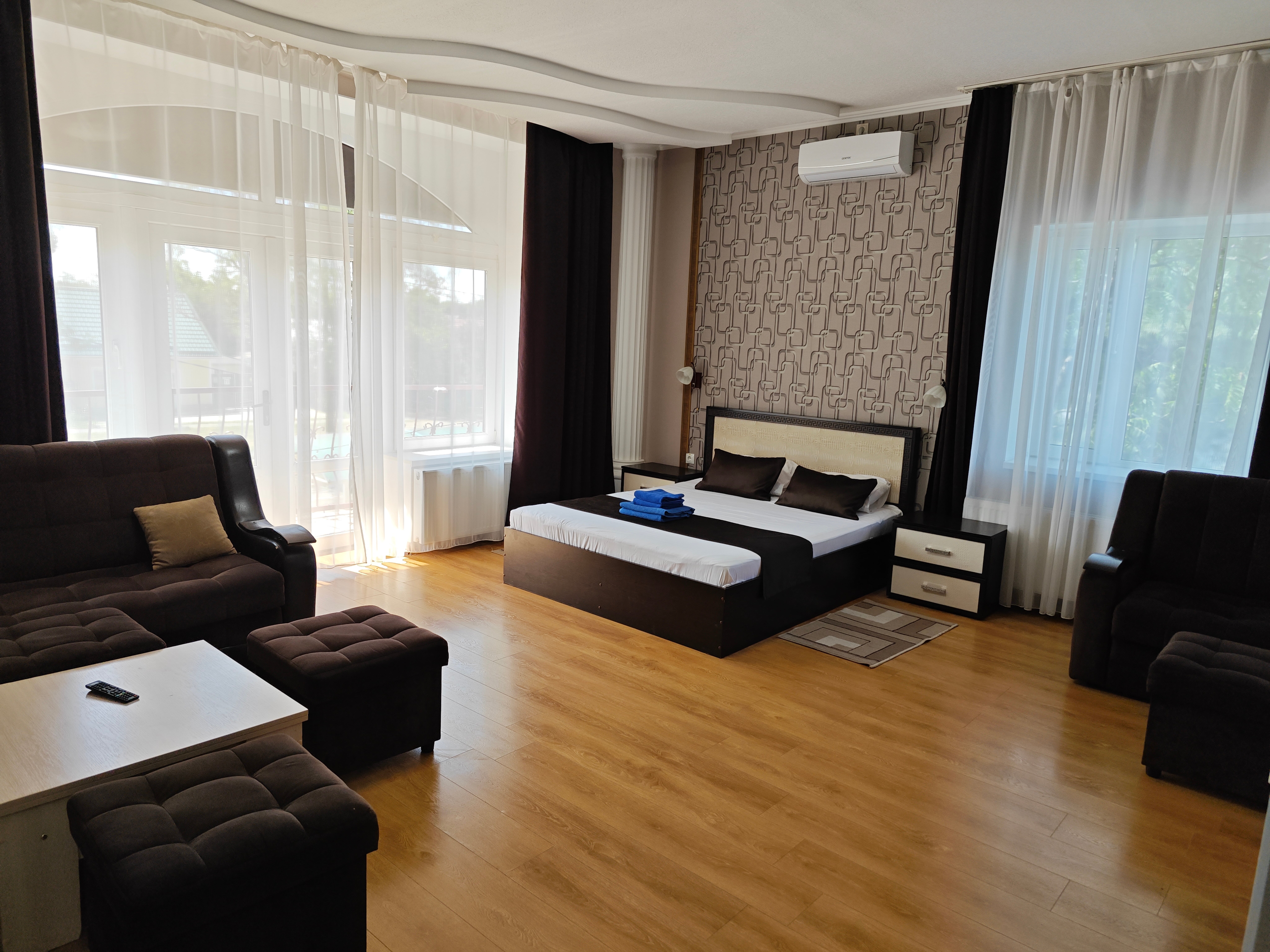 Апартаменты с балконом