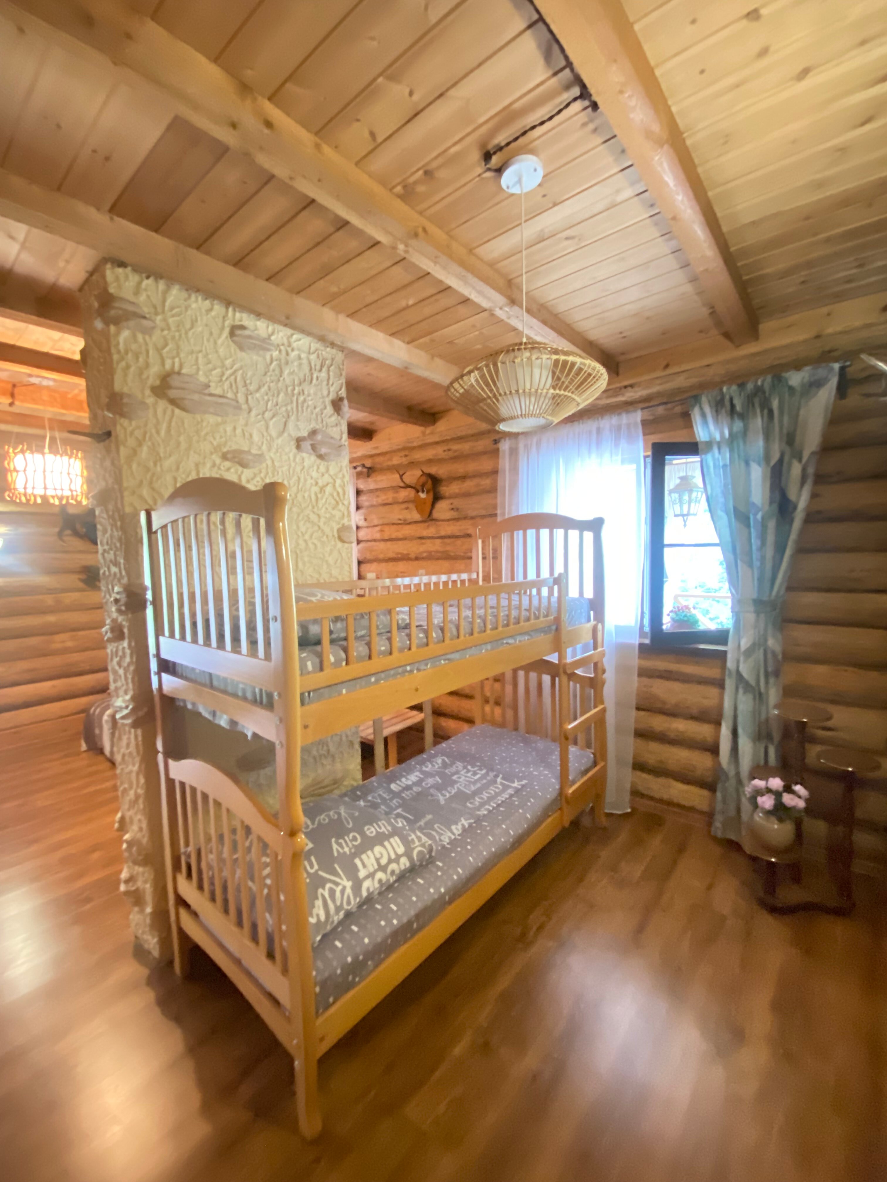 Семейный номер с видом на горы