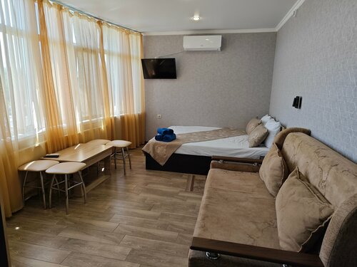 Cемейный номер с собственной ванной комнатой