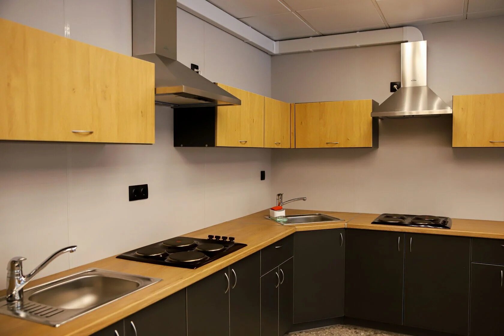 Улучшенный двухместный номер с 2 отдельными кроватями