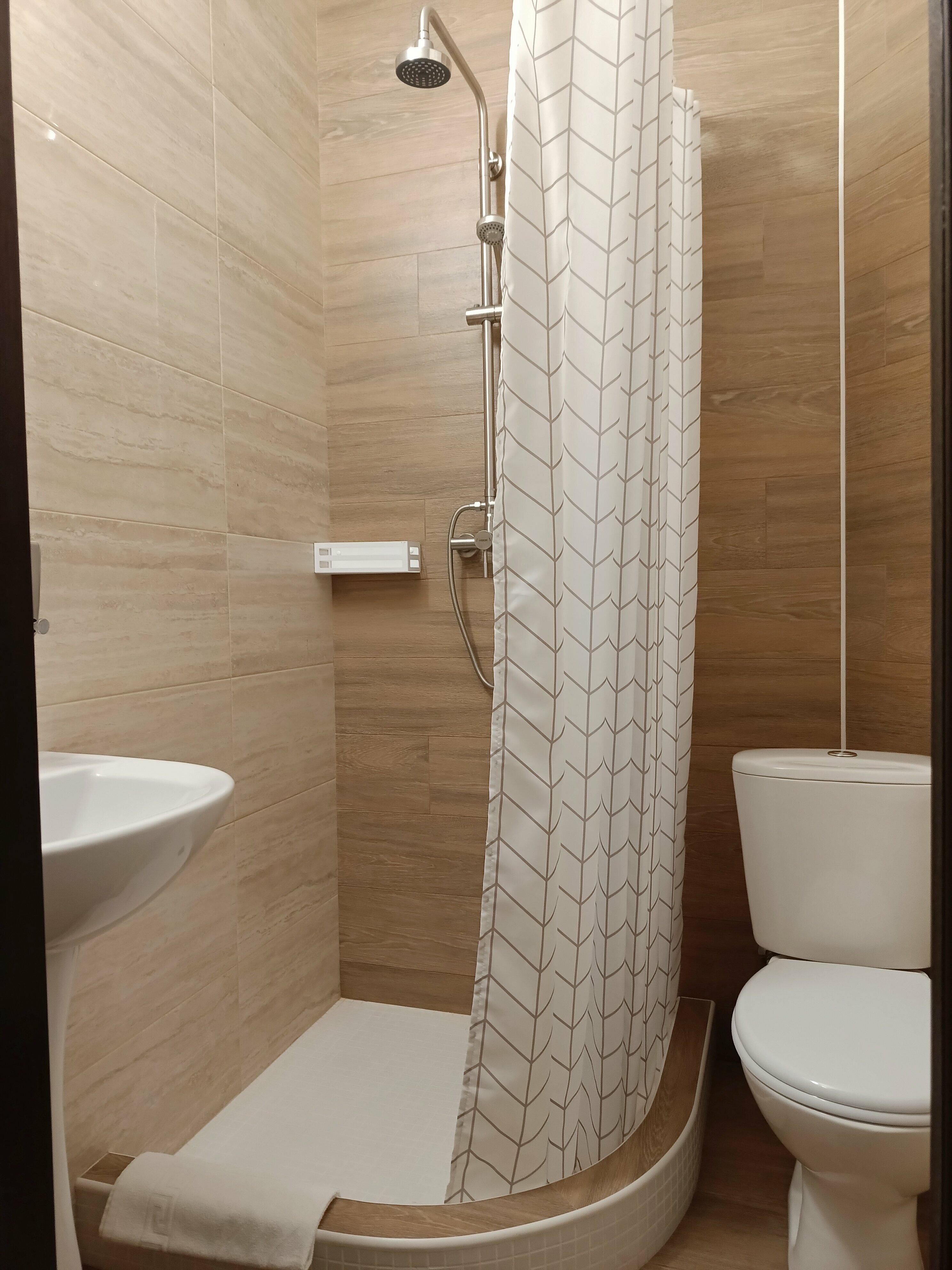 Улучшенный трехместный номер