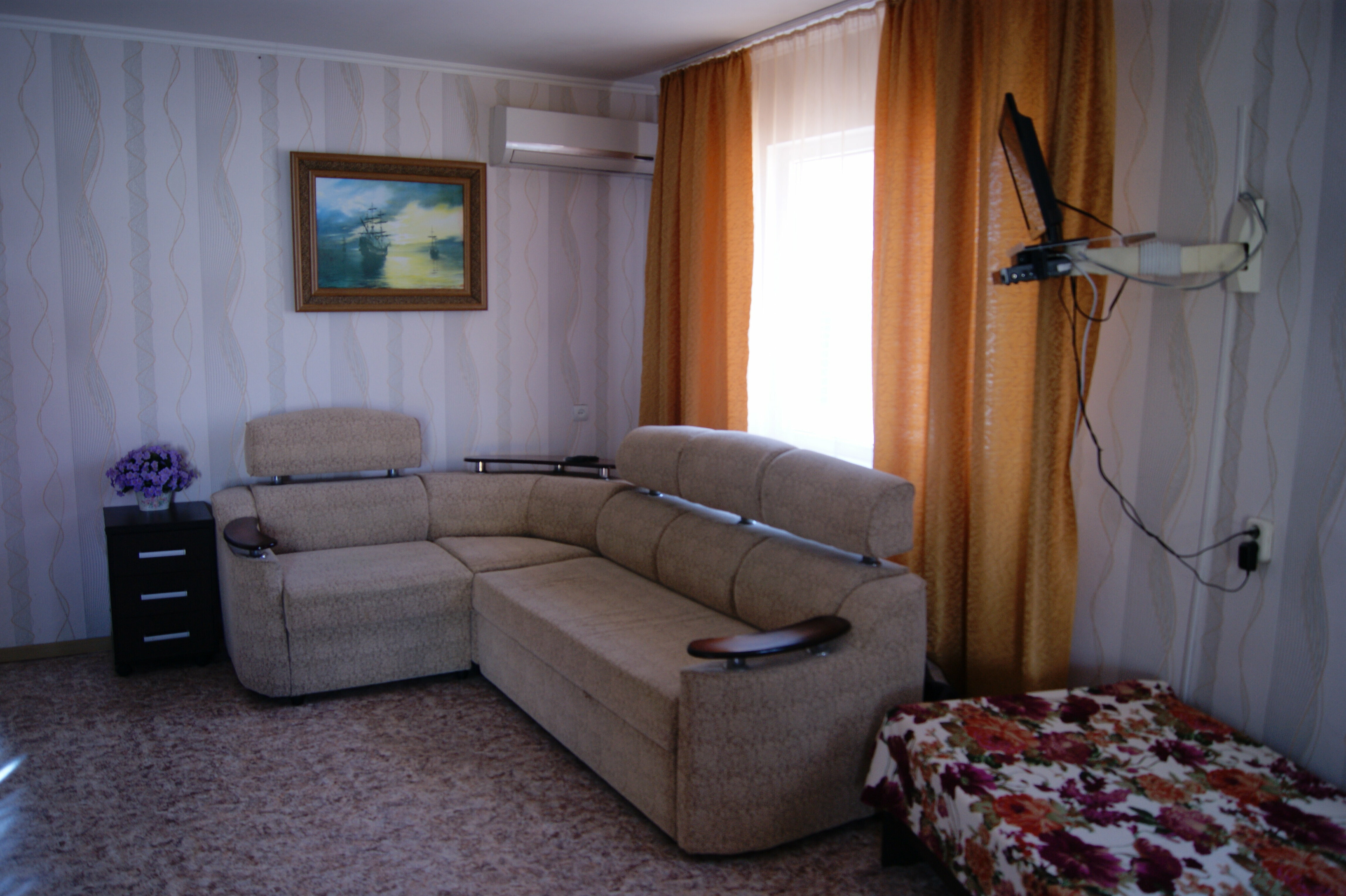 Пятиместный номер со своей кухней