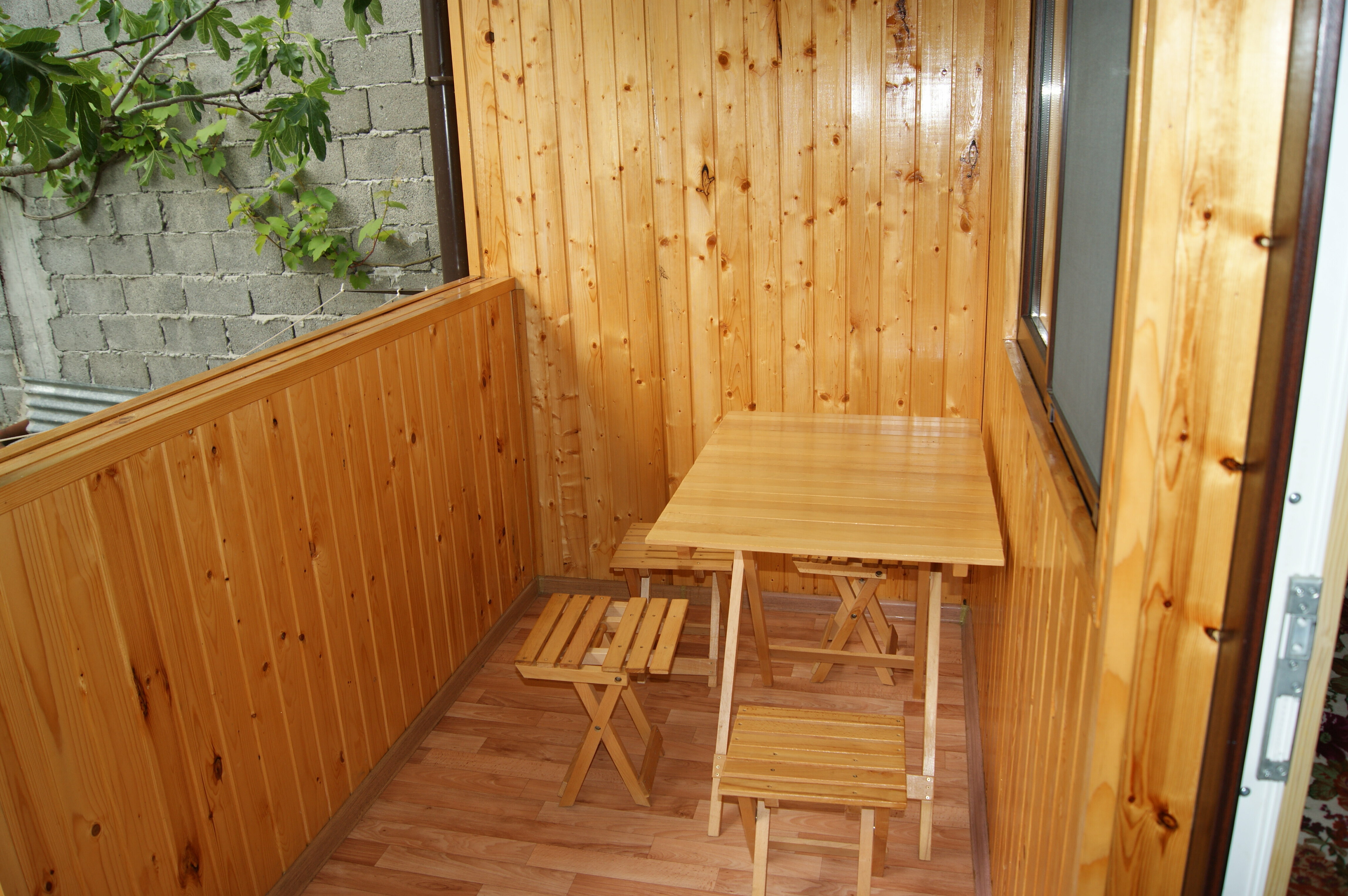 Трехместный номер с террасой