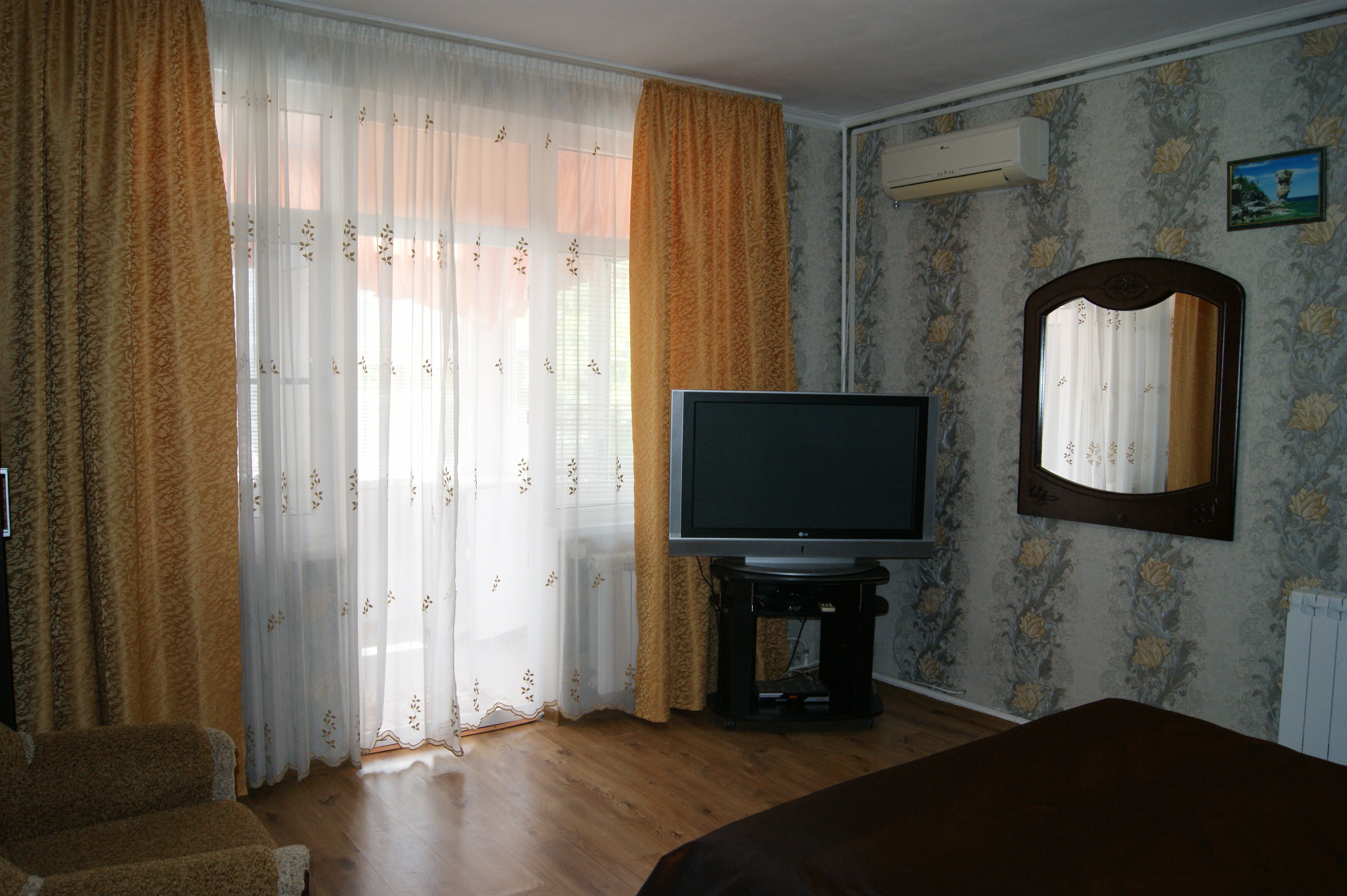 Четырехместный номер с видом на сад