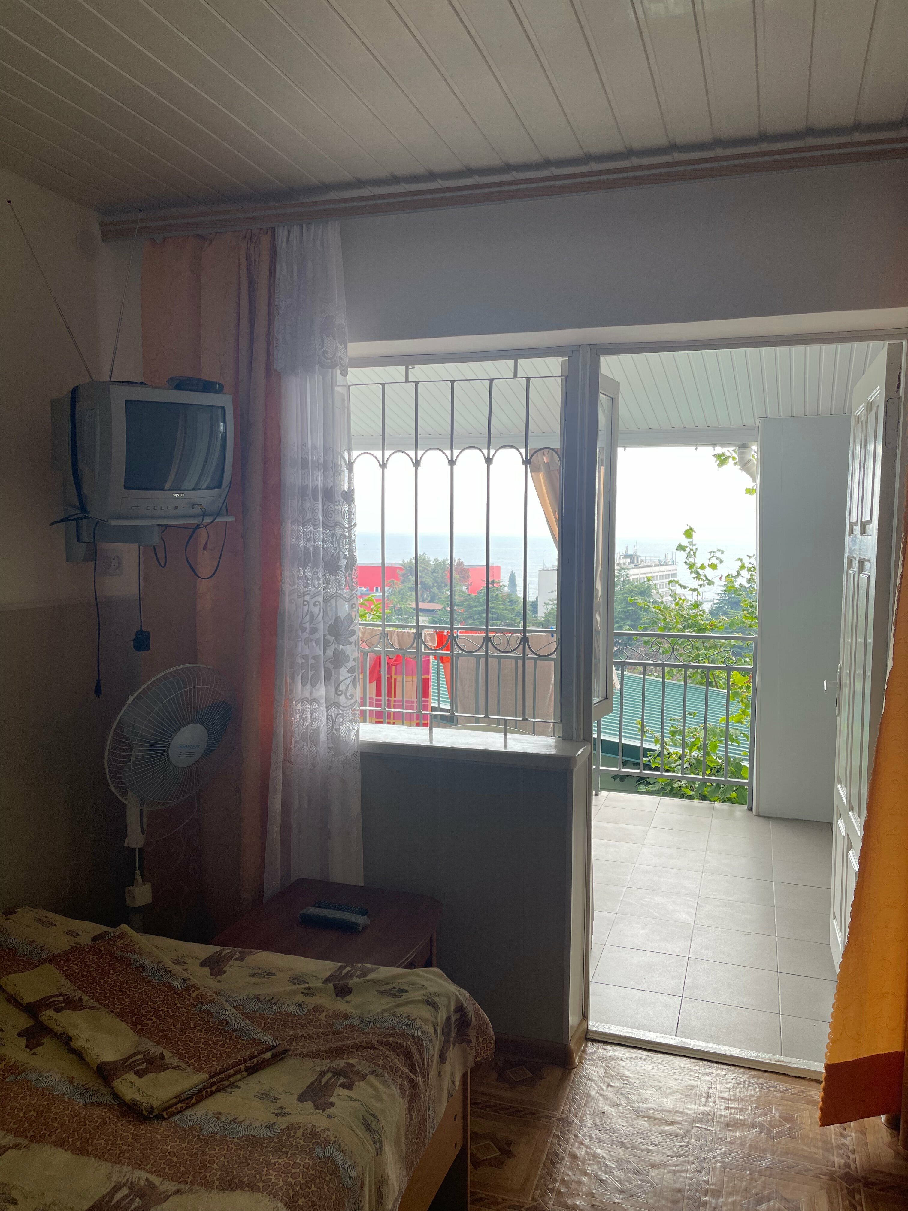 Cемейный номер с собственной ванной комнатой