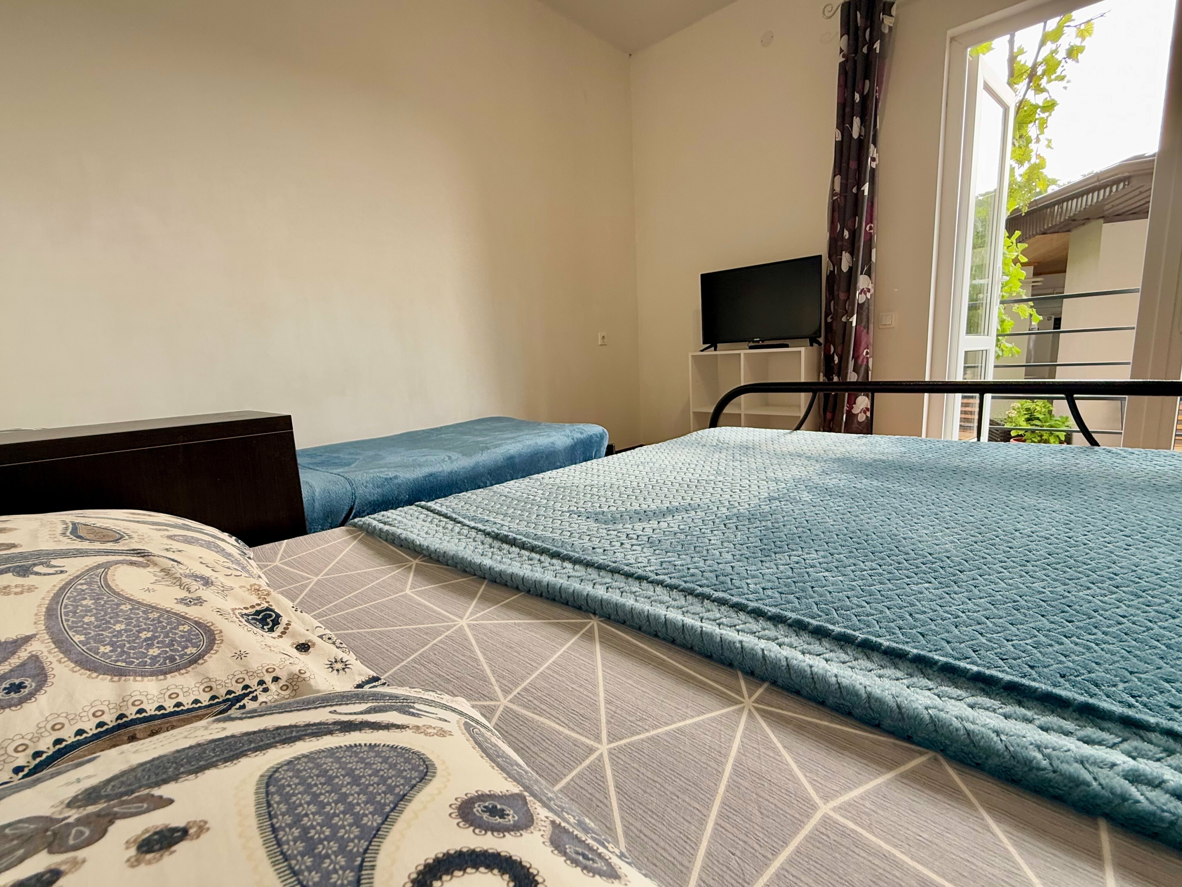 Трехместный номер «Комфорт» с душем