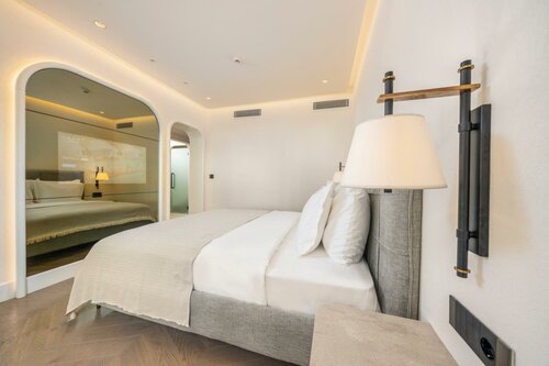 Junior Suite в Yacht Classic Hotel